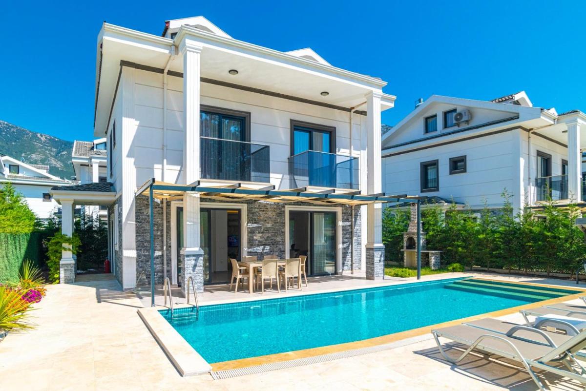 Hisarönü'de 4 Yatak Odalı Villa-Villa Bahama view 2
