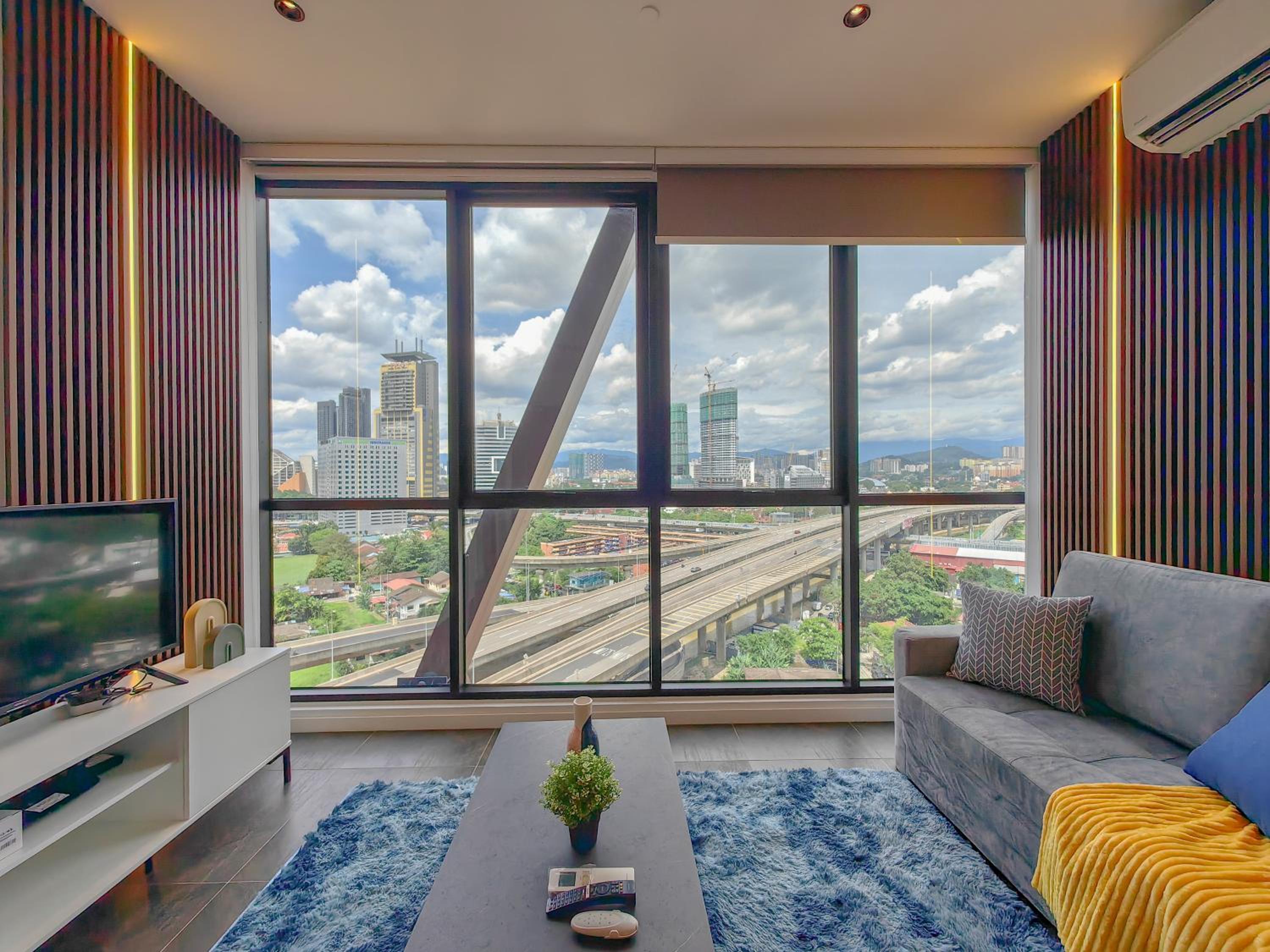Scarletz Suites by Stevvy KL Home Stay