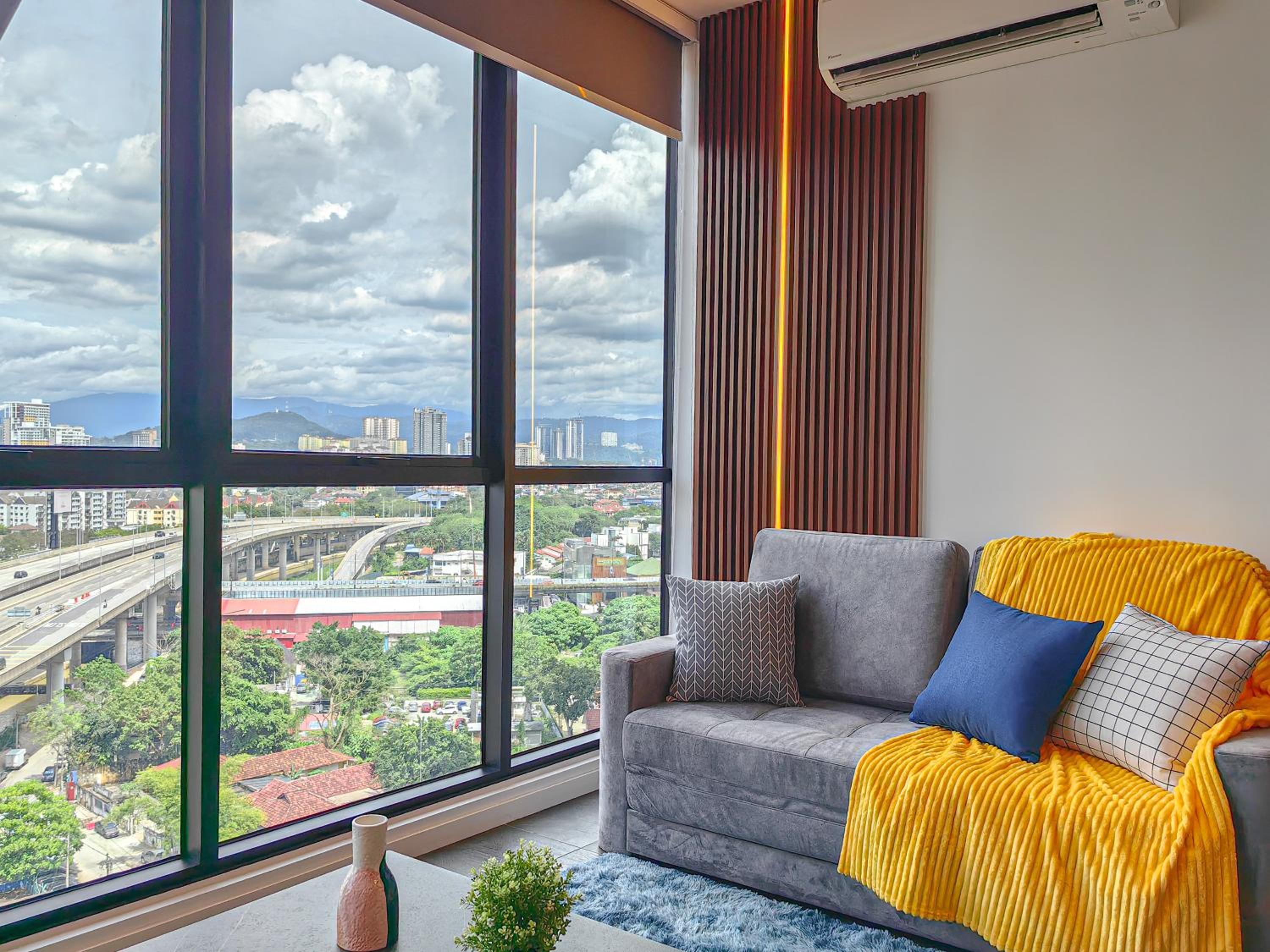 Scarletz Suites by Stevvy KL Home Stay