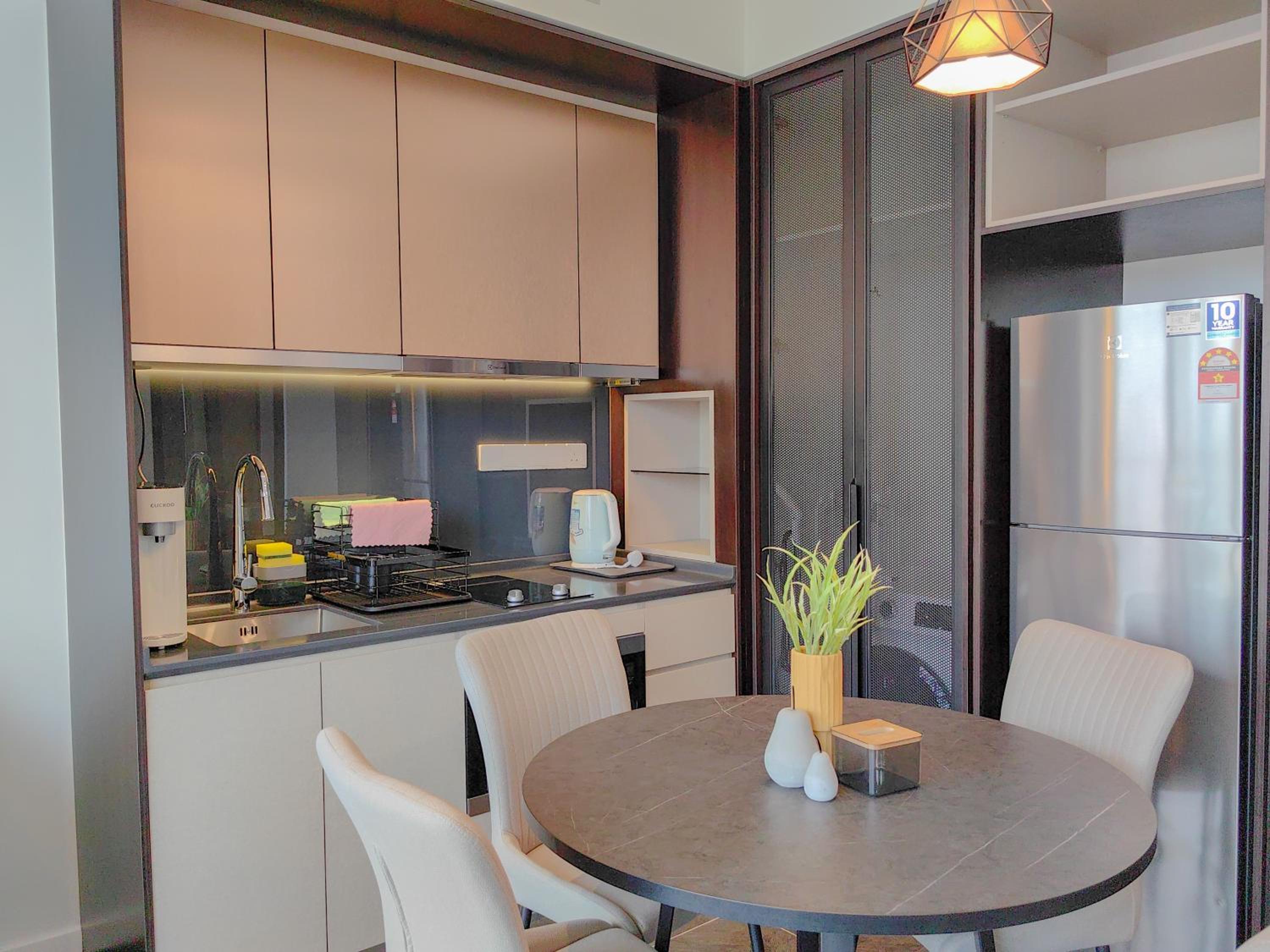 Scarletz Suites by Stevvy KL Home Stay