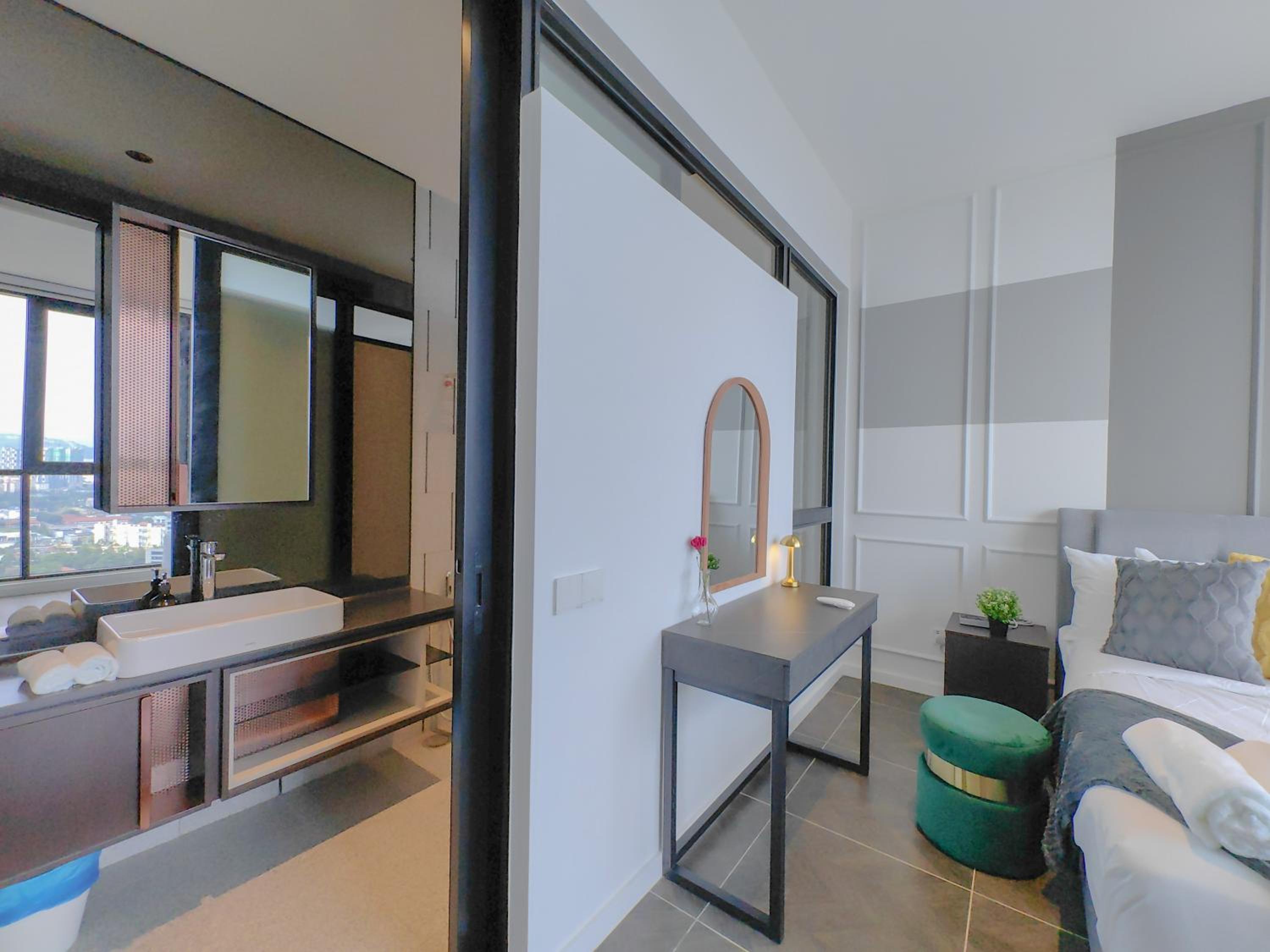 Scarletz Suites by Stevvy KL Home Stay