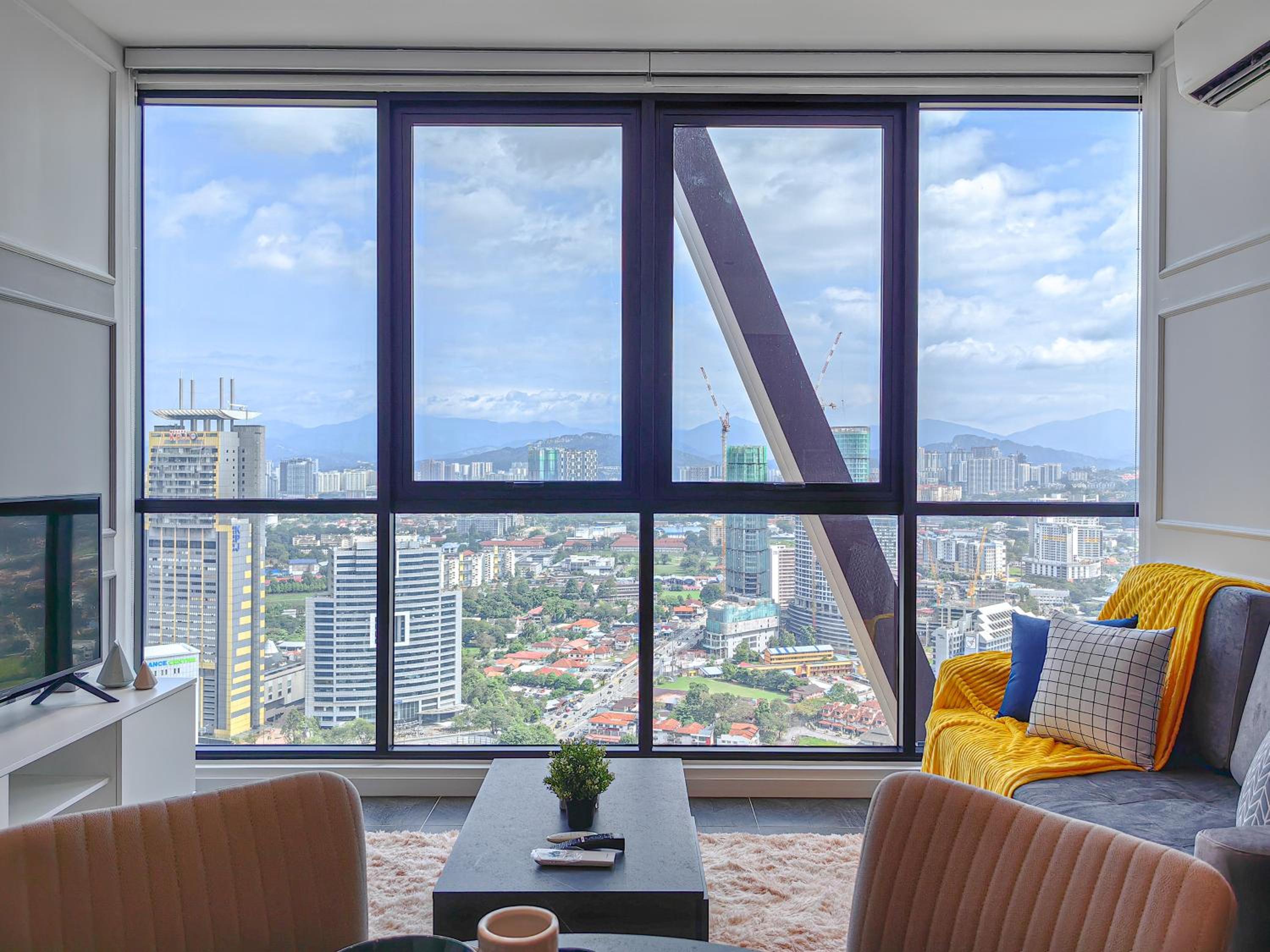 Scarletz Suites by Stevvy KL Home Stay