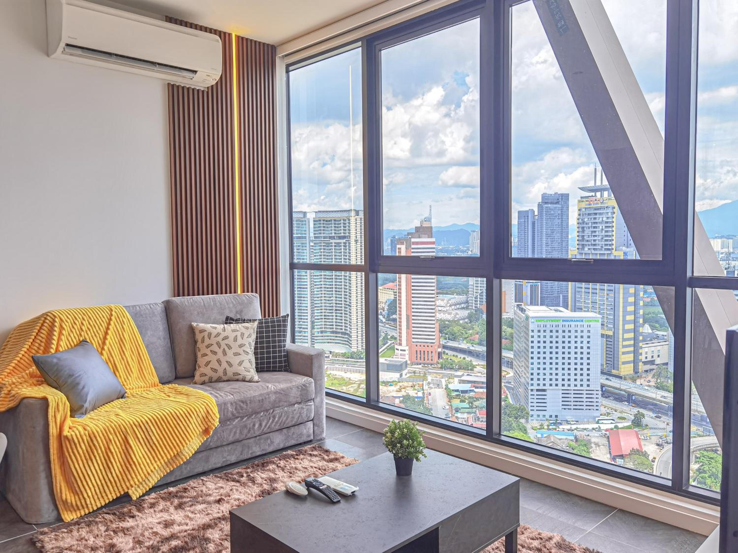 Scarletz Suites by Stevvy KL Home Stay