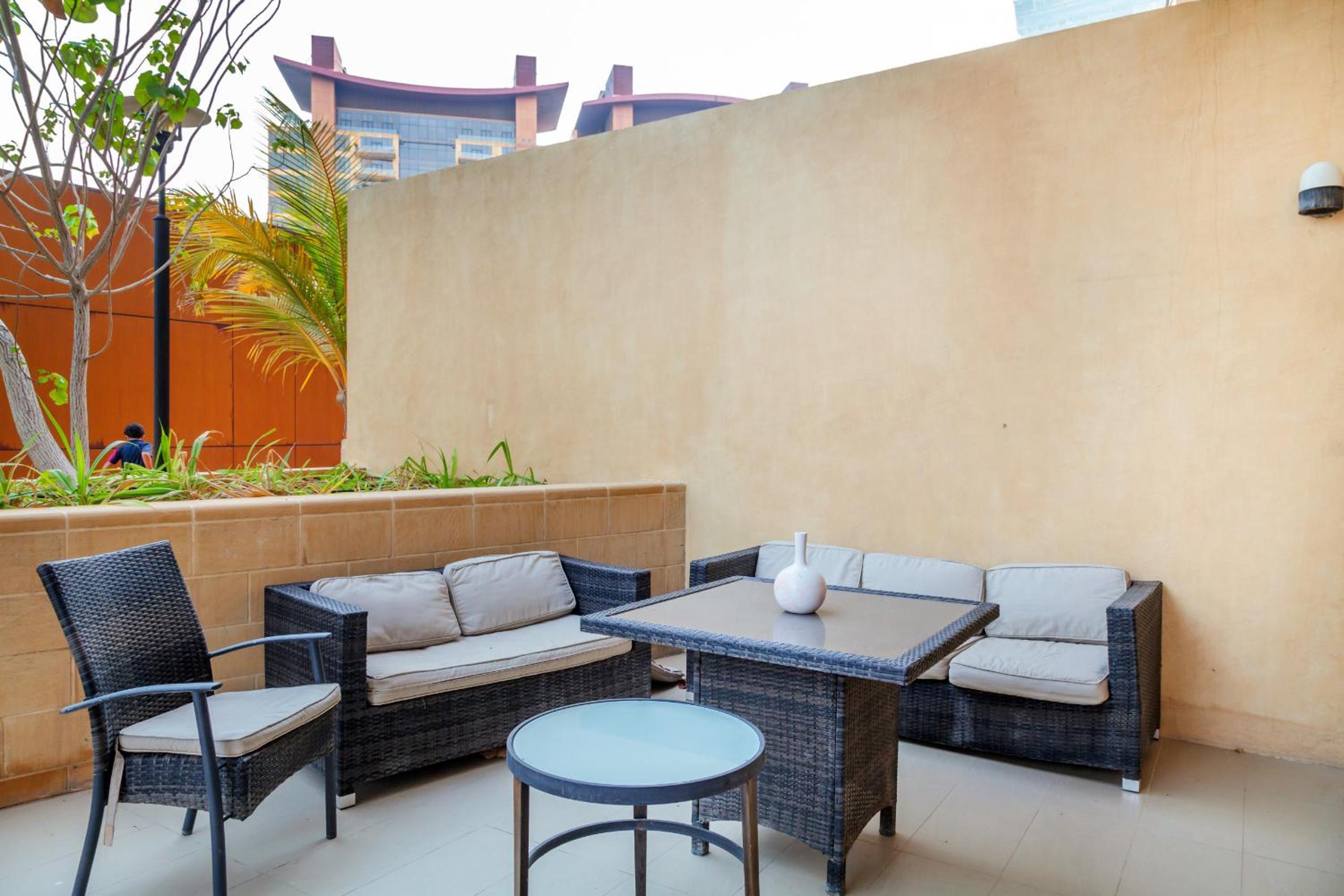 Tiara Beach Residences, Palm Jumeirah Dubai - Mint Stay