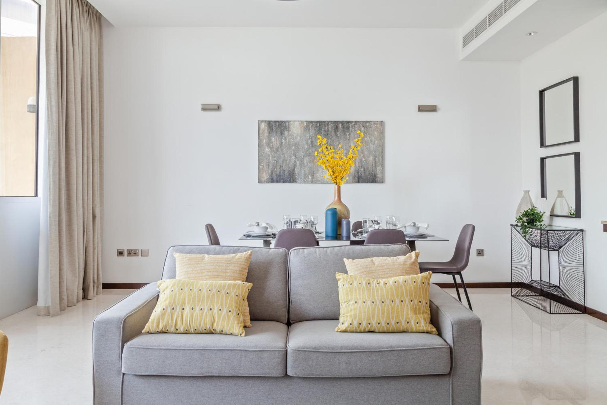 Tiara Beach Residences, Palm Jumeirah Dubai - Mint Stay