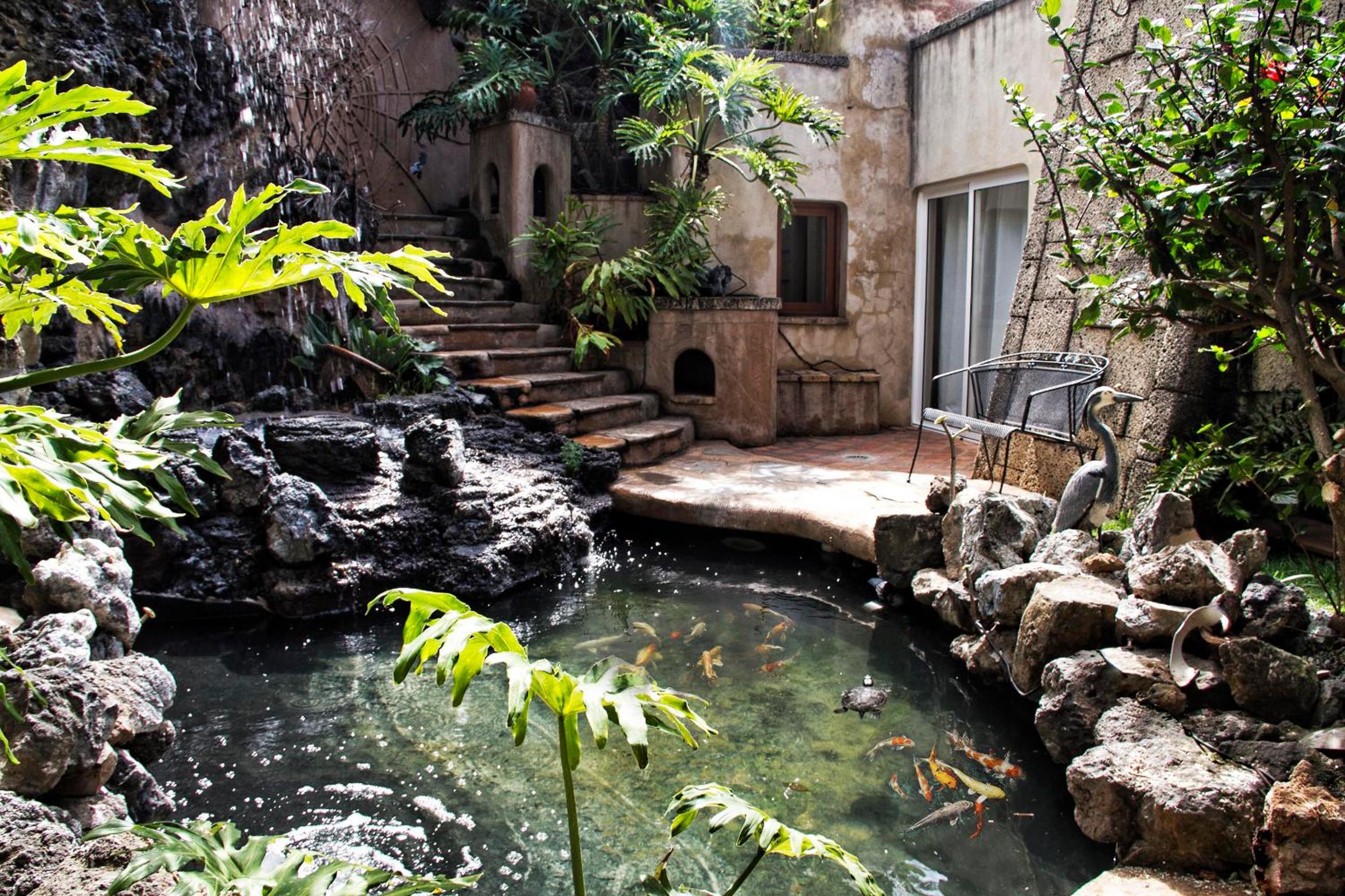 El Refugio Apartments & Villa