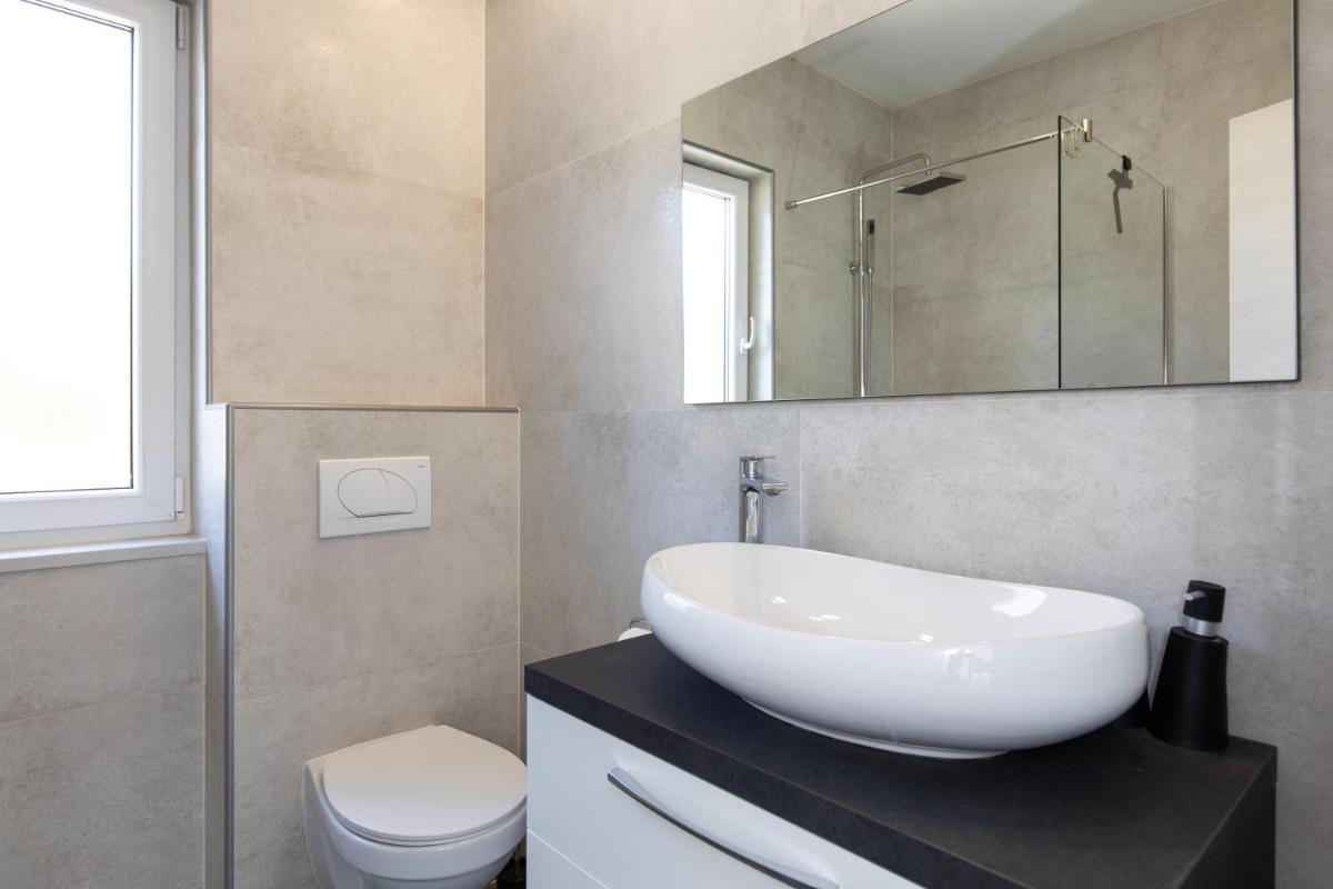 Apartments Villa Padrone with pool - perfect for families! view 3