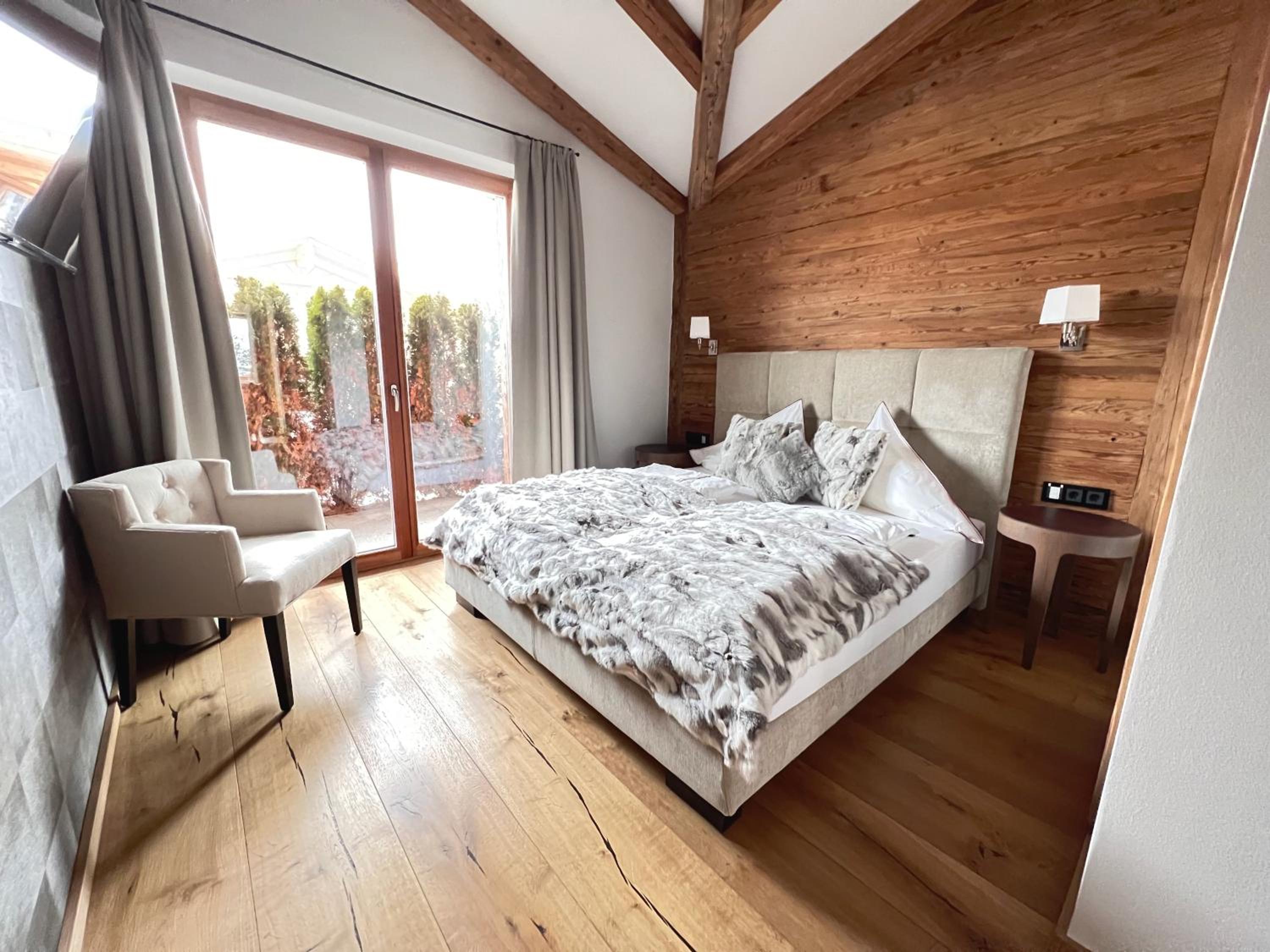 HIDEAWAY DESIGN CHALET by Belle Stay