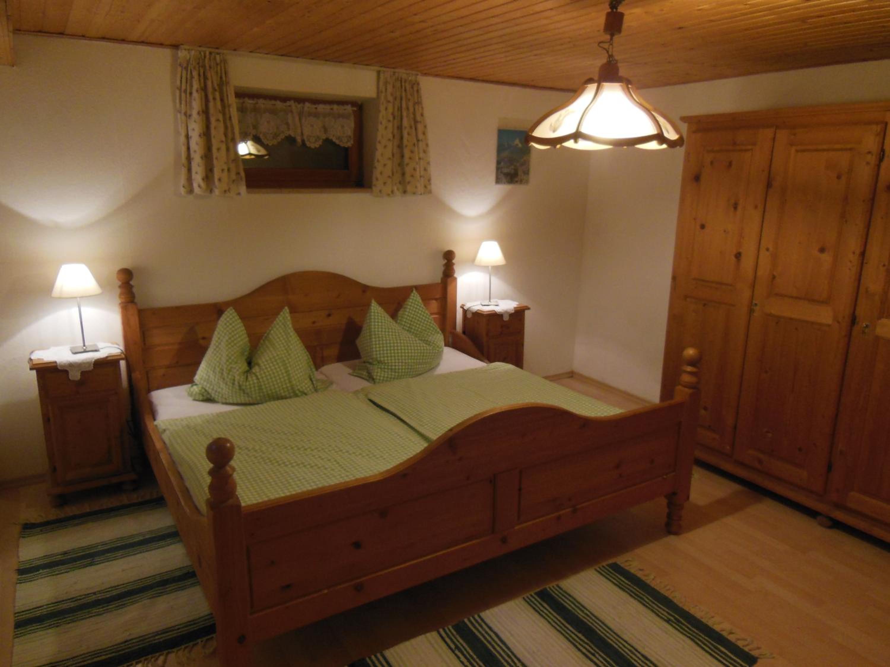 Appartement im Souterrain mit Terrasse