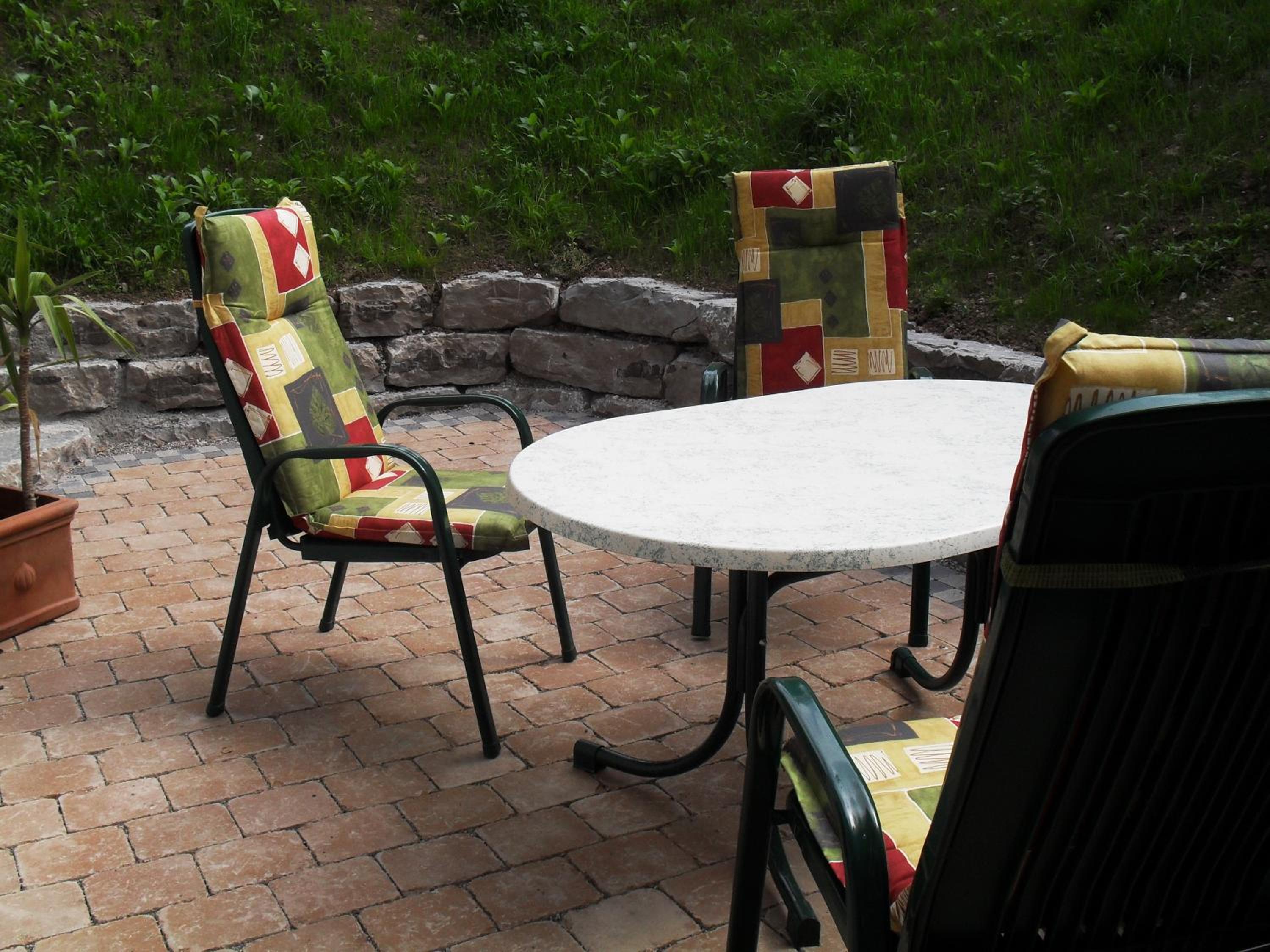 Appartement im Souterrain mit Terrasse