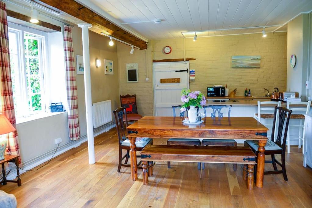 Admiral's Cottage view 2
