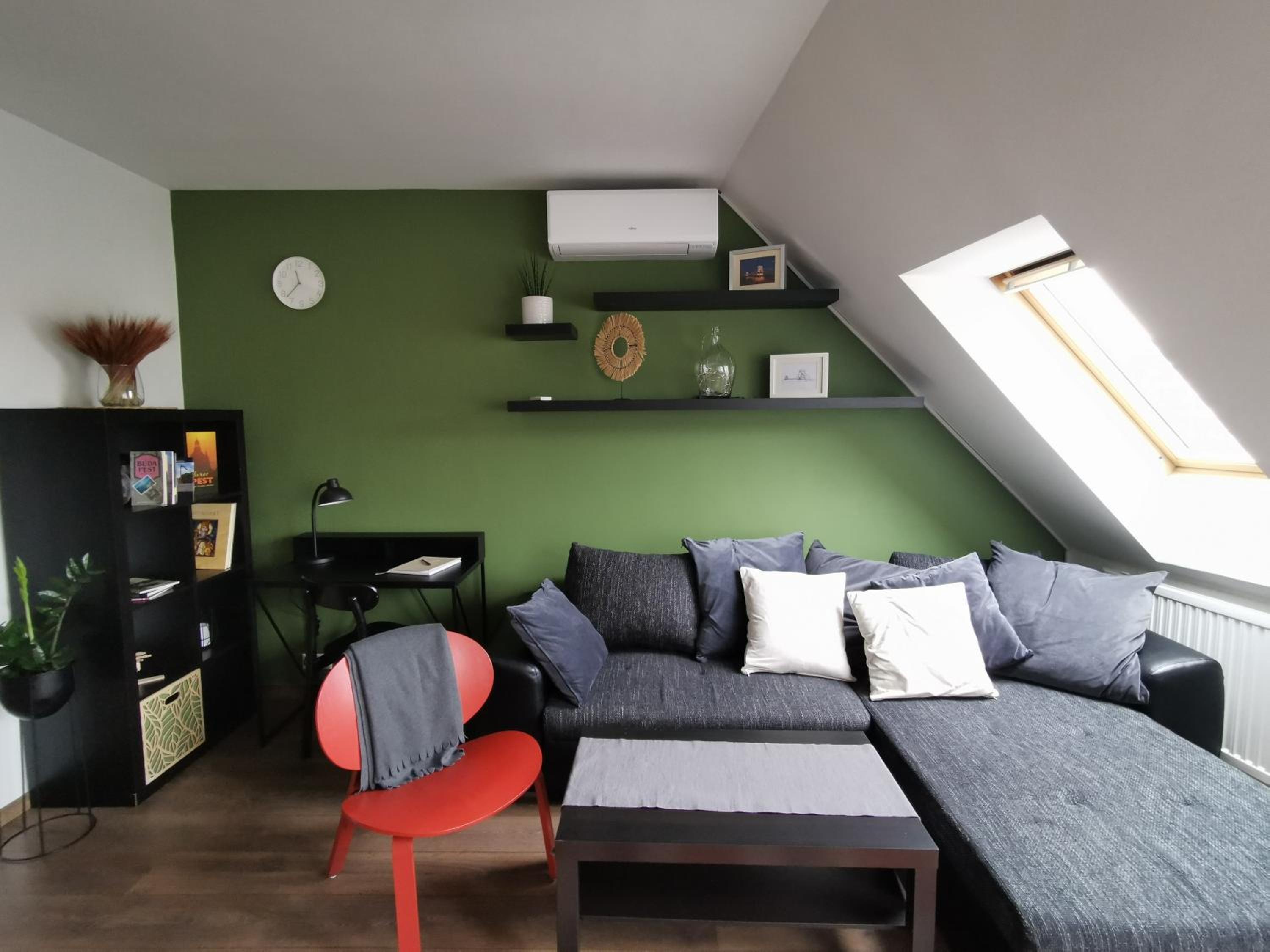 Floral Bliss Apartment view 3