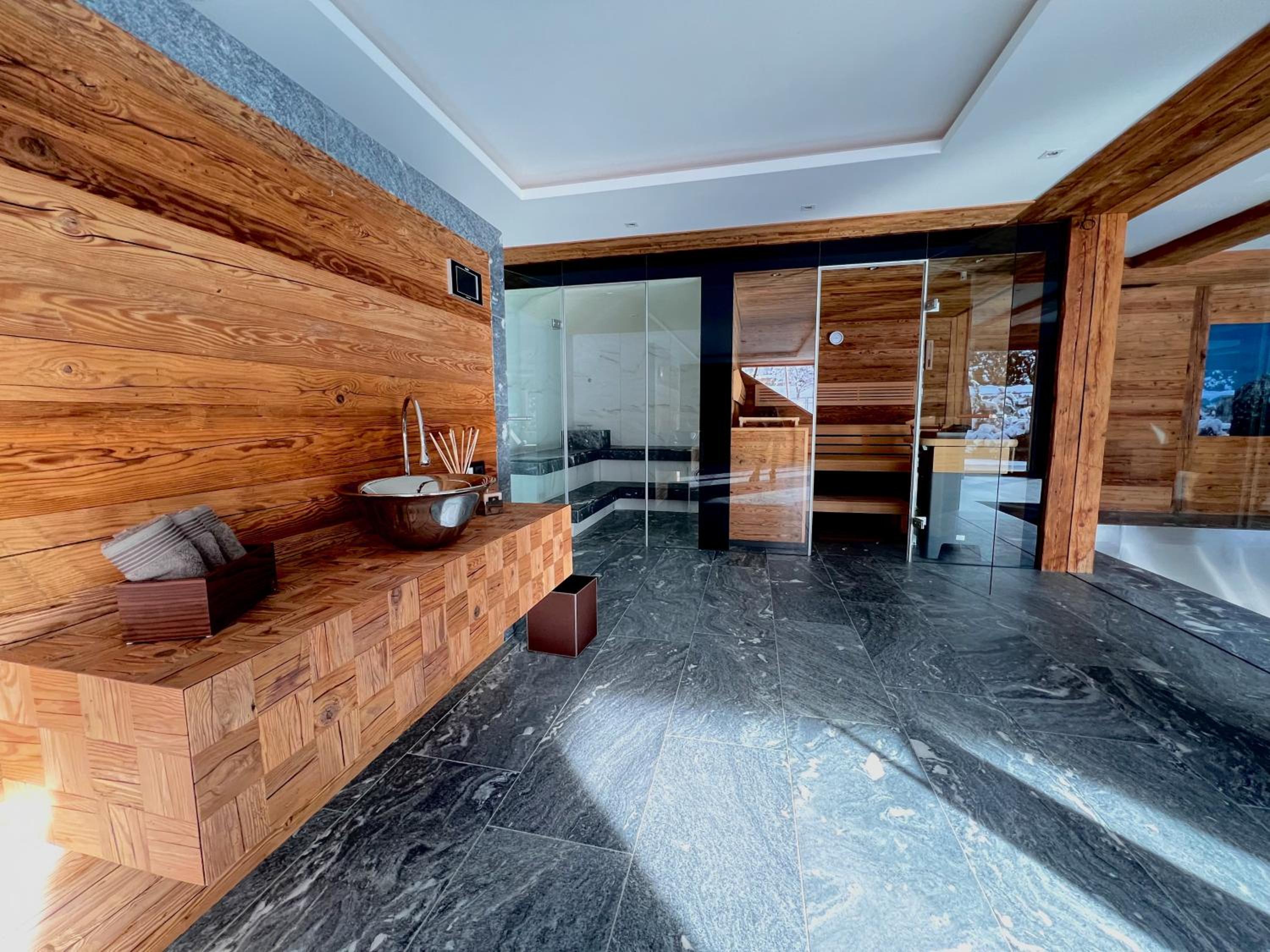 HIDEAWAY DESIGN CHALET by Belle Stay