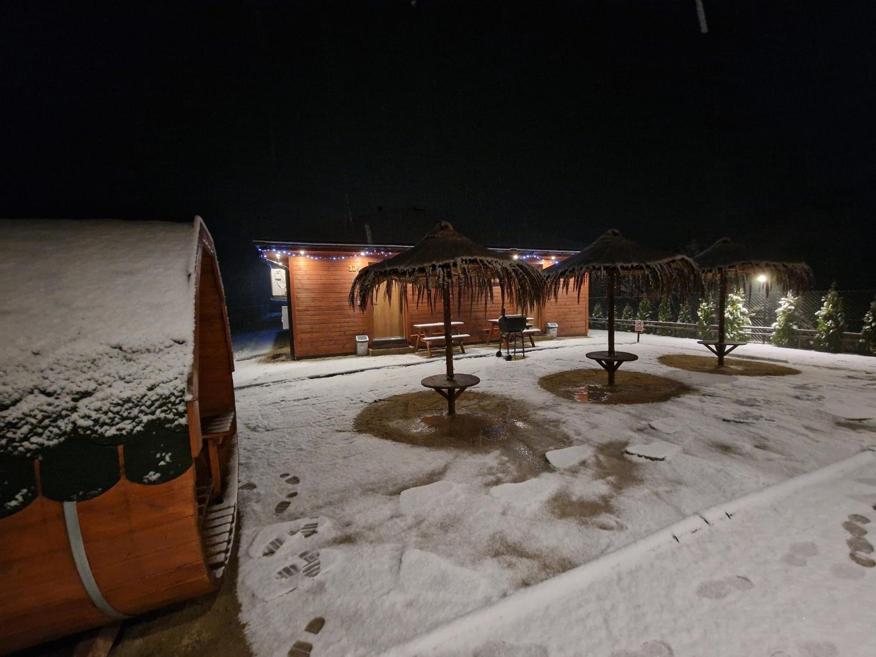 Apartament z Tężnią Solankową, Sauną, Kominkiem LED nad Jeziorem Żywieckim