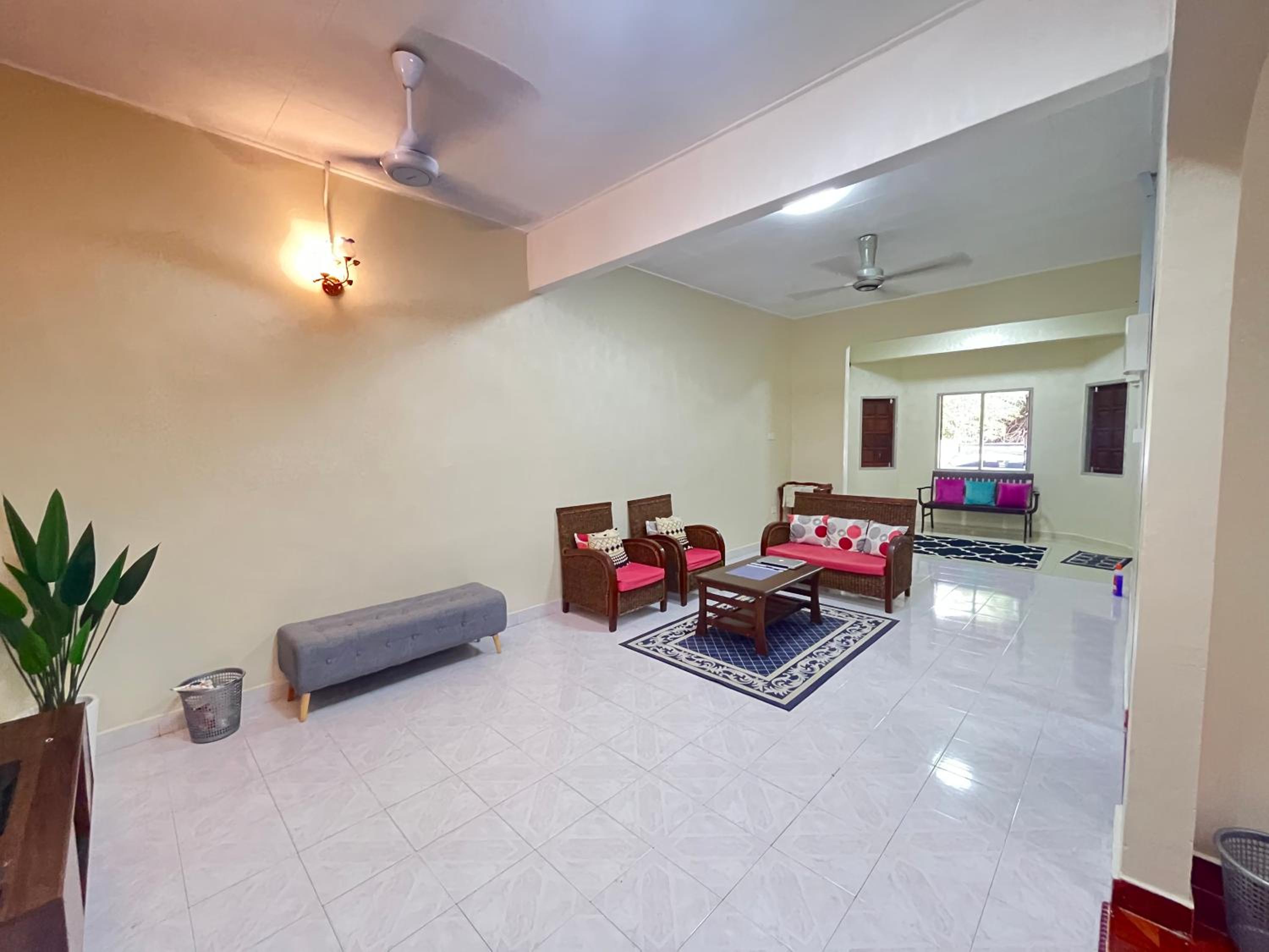 AHZA MY HOMESTAY KEMAMAN photo 5