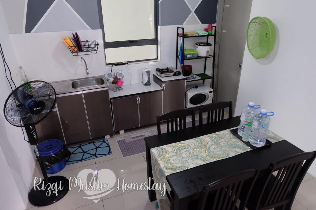 Rizqi Muslim Homestay Meru Casa Kayangan