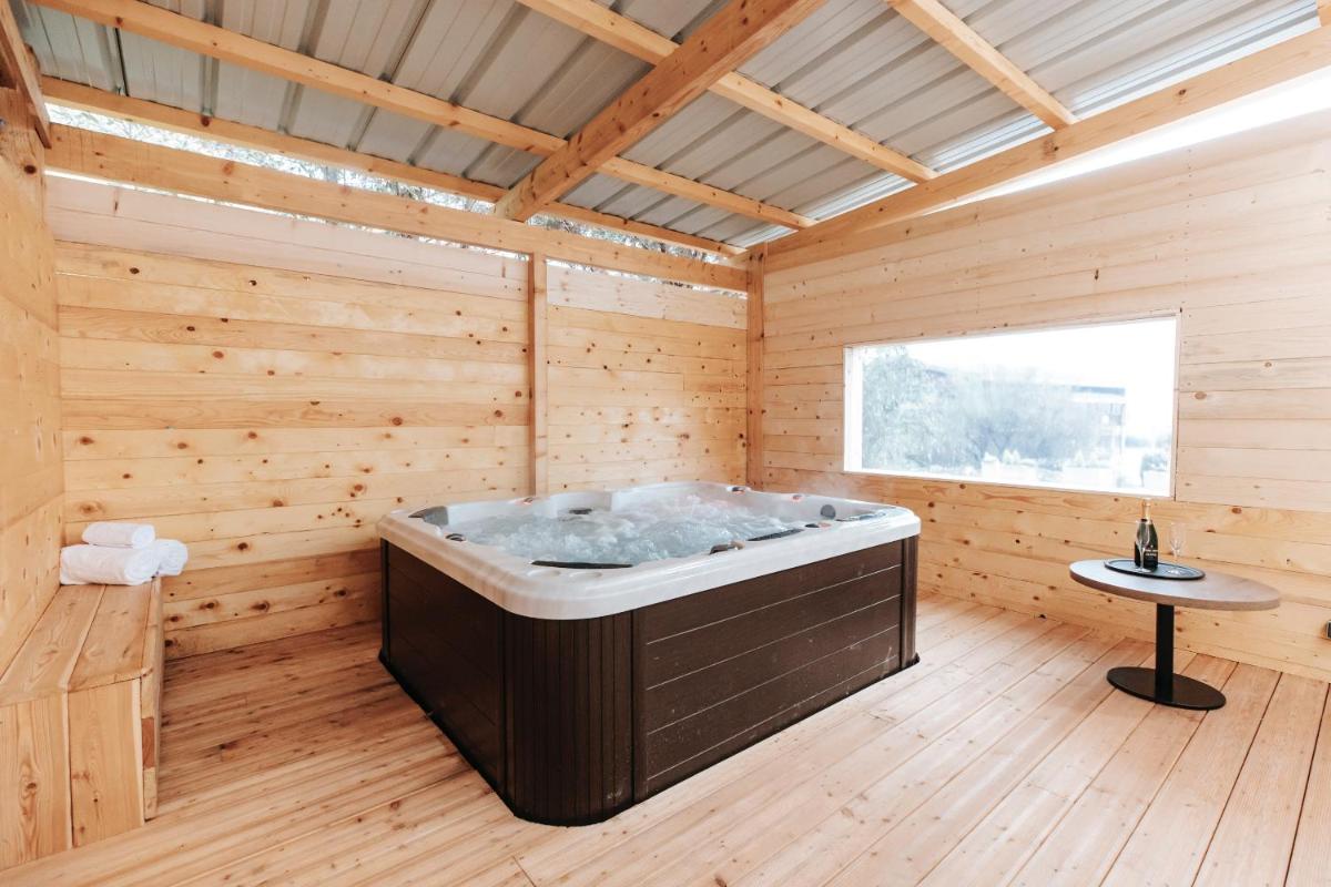 Jacuzzi