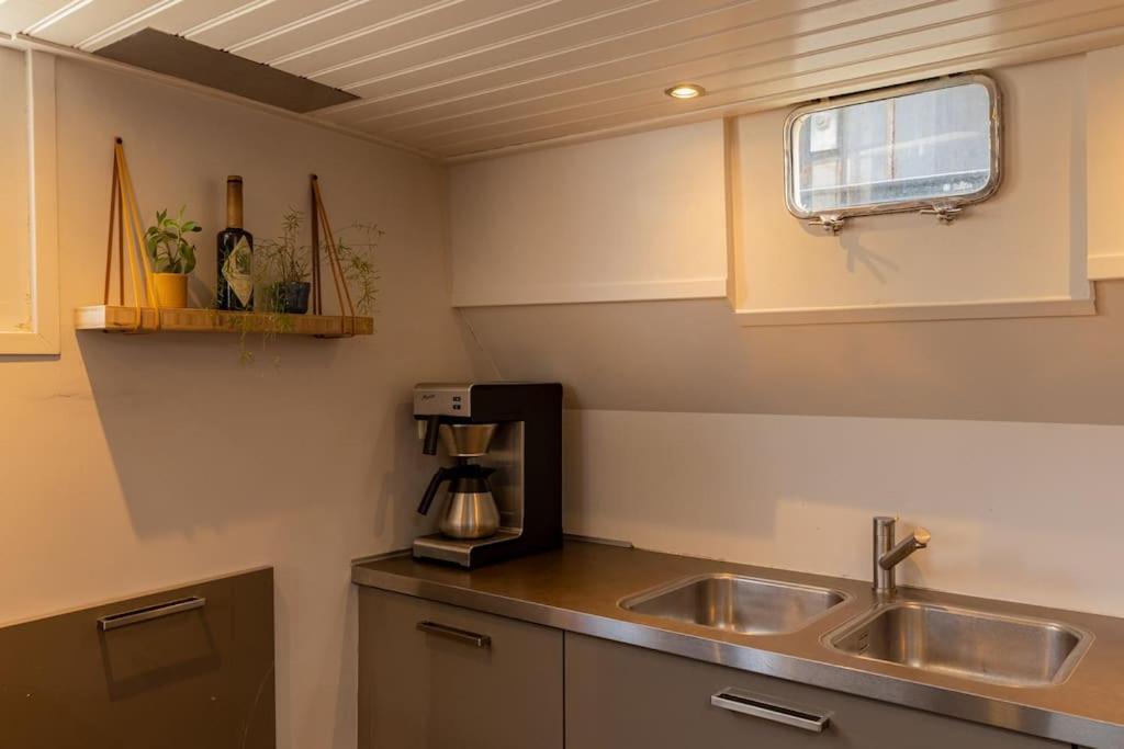 Boutique style ship 10 double cabins view 4