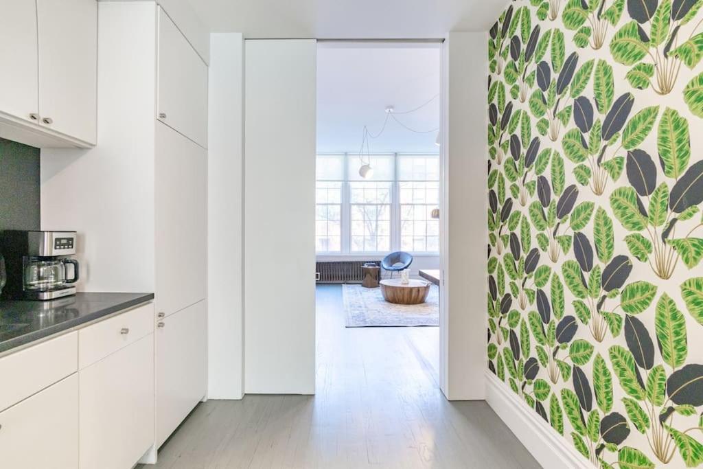 E10-2 Designer East Village Townhouse 1BR W D