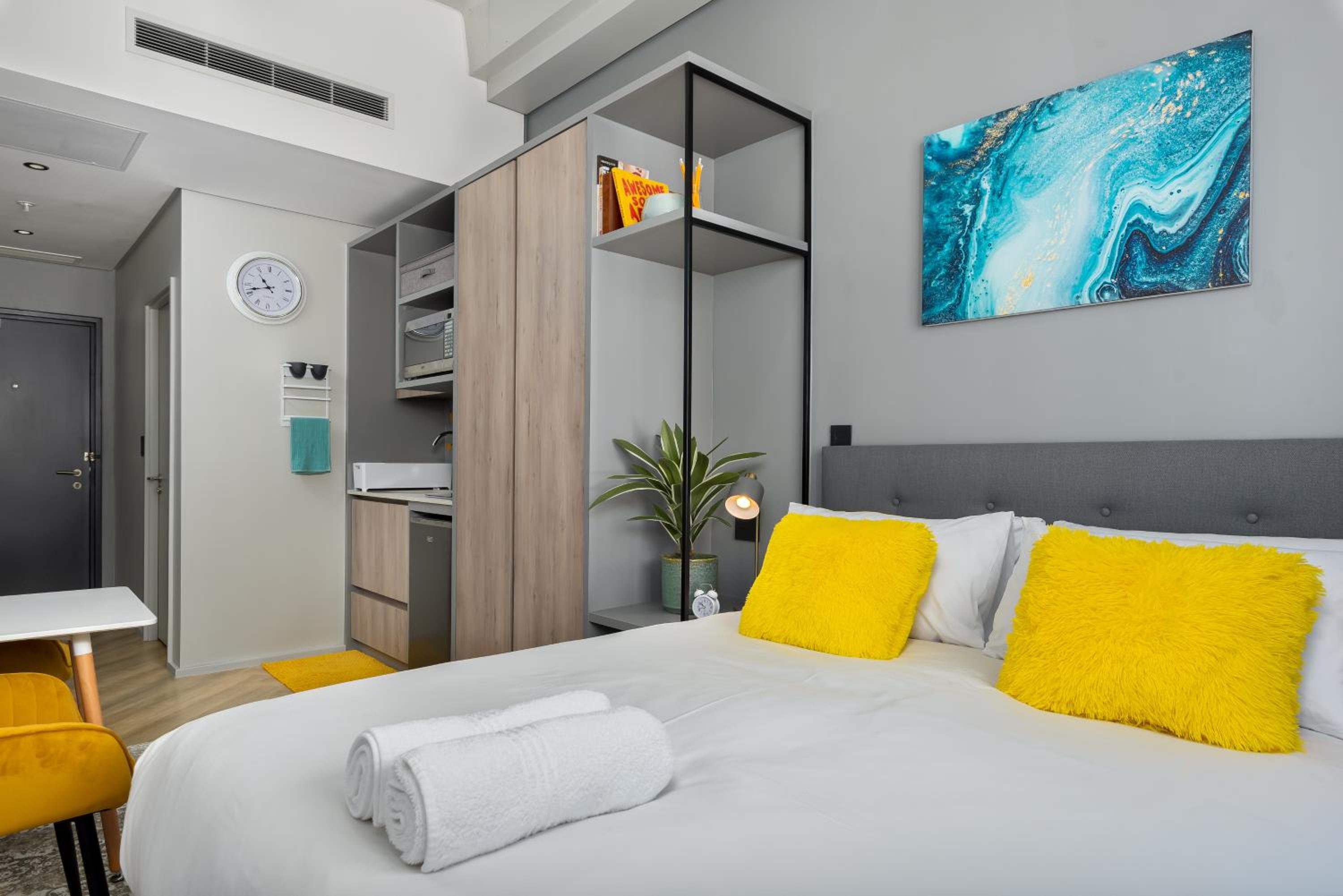 One Thibault Luxury Apartments