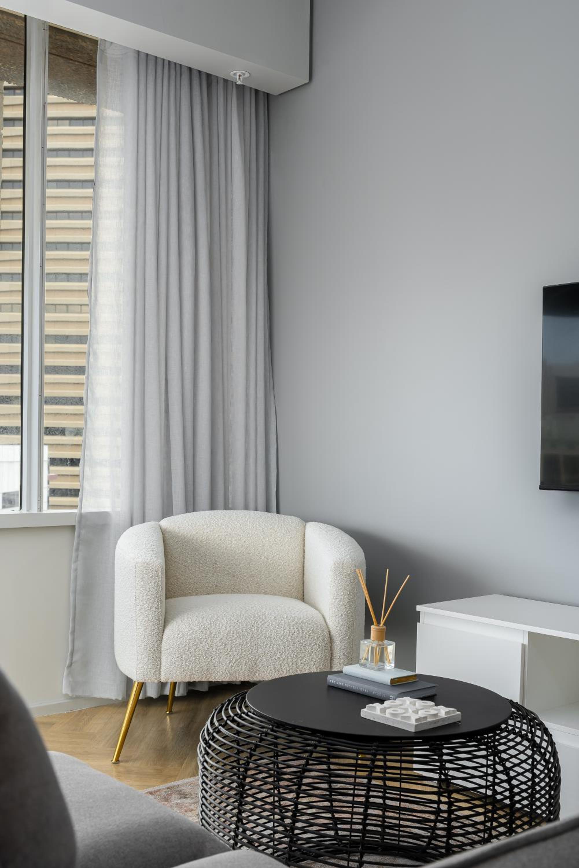 One Thibault Luxury Apartments