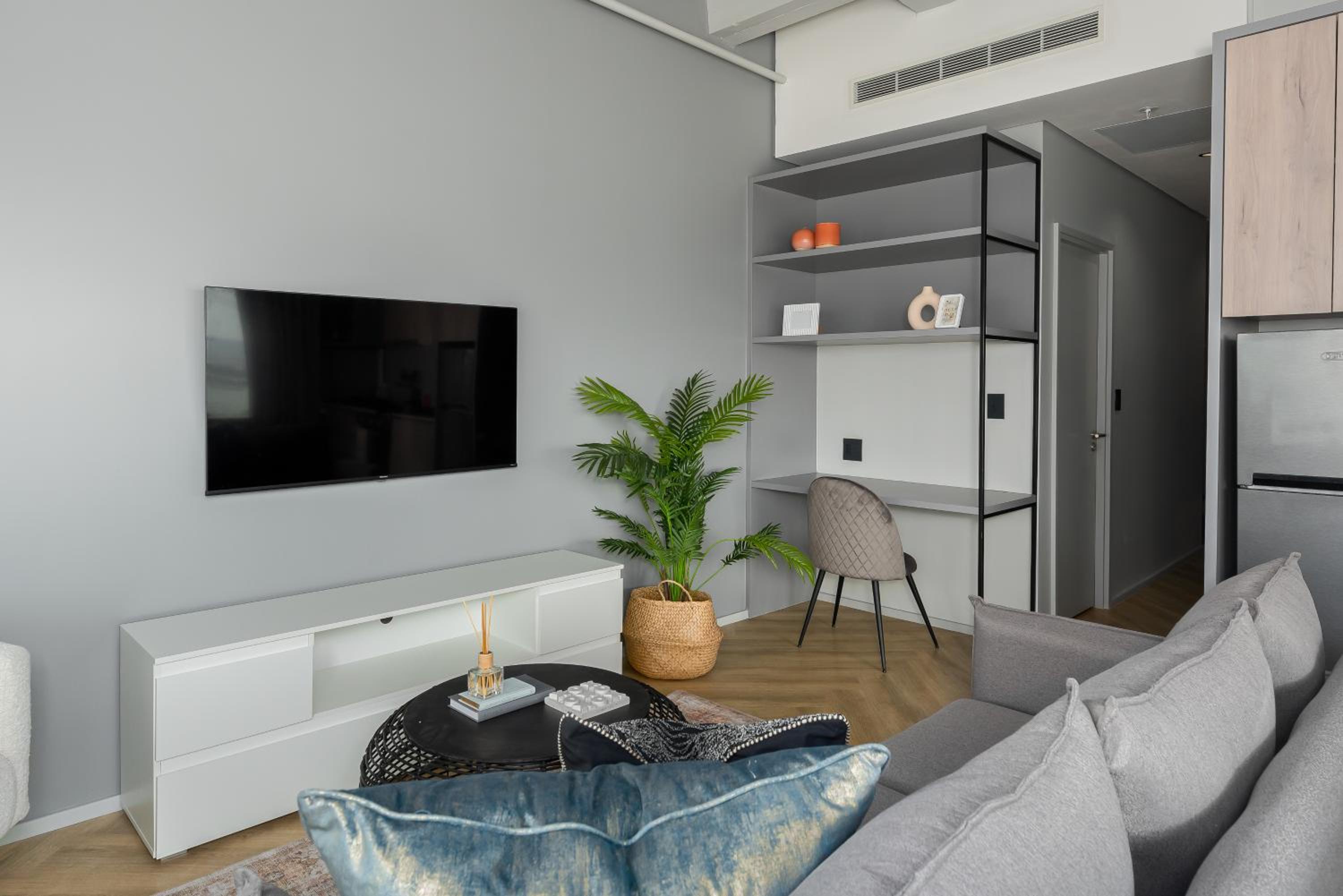 One Thibault Luxury Apartments