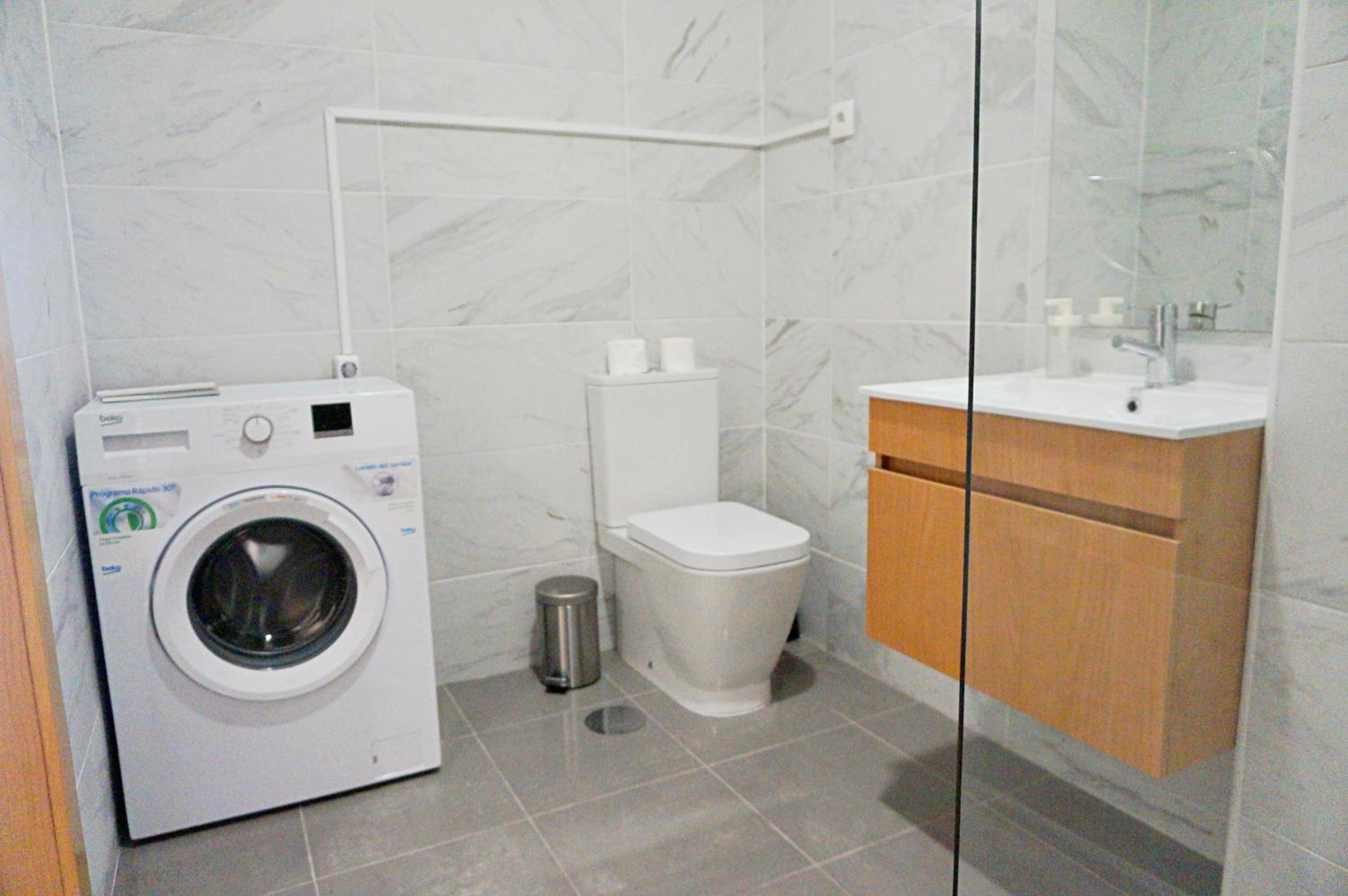 Tomás Flat en Porto — bathroom