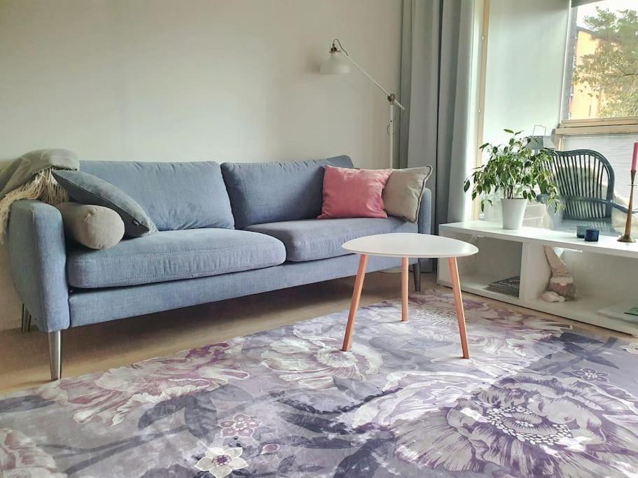 Cosy and quiet 1 br apartment - 7 min airport view 2