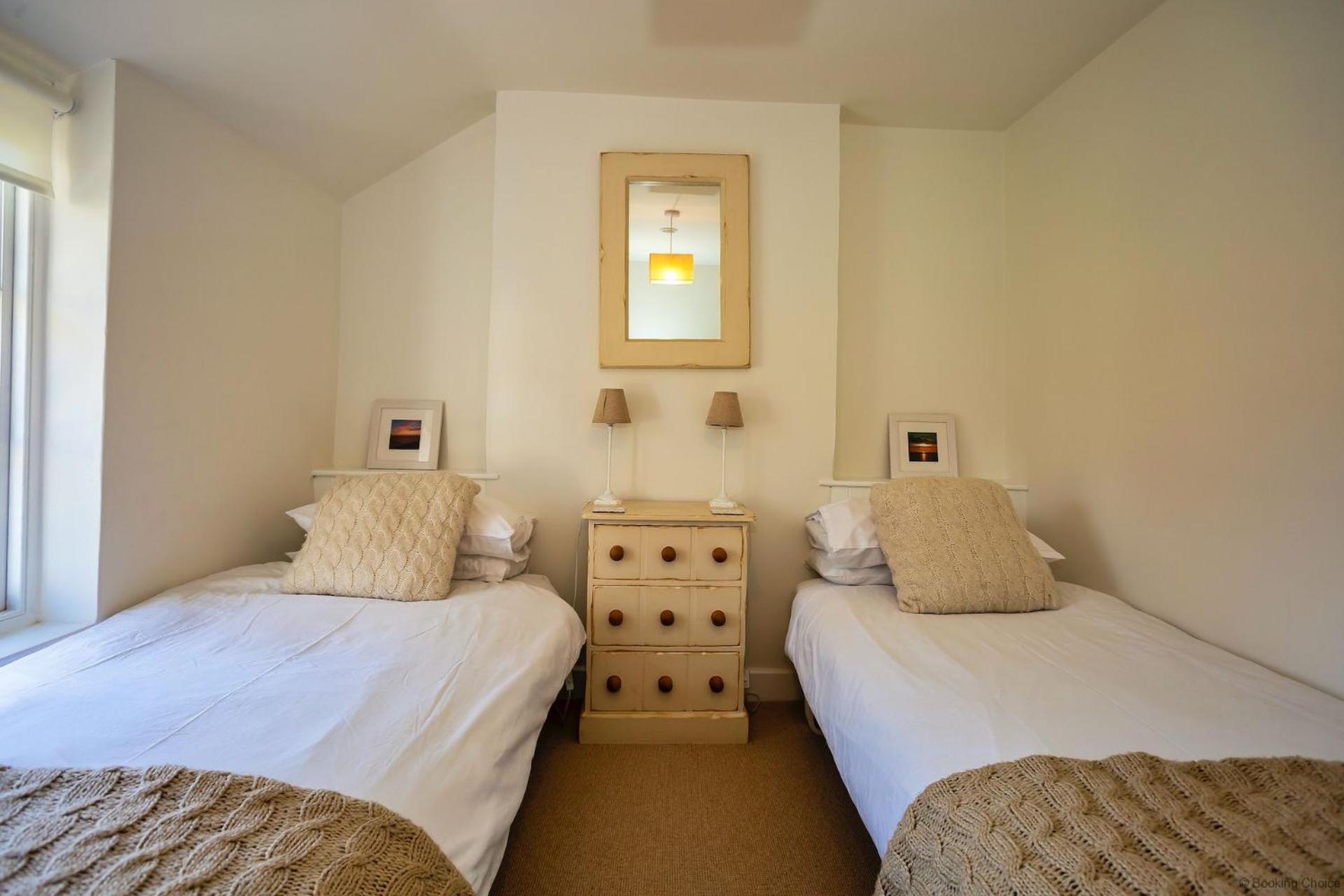CROYDE VICTORIA COTTAGE 2 Bedrooms view 2