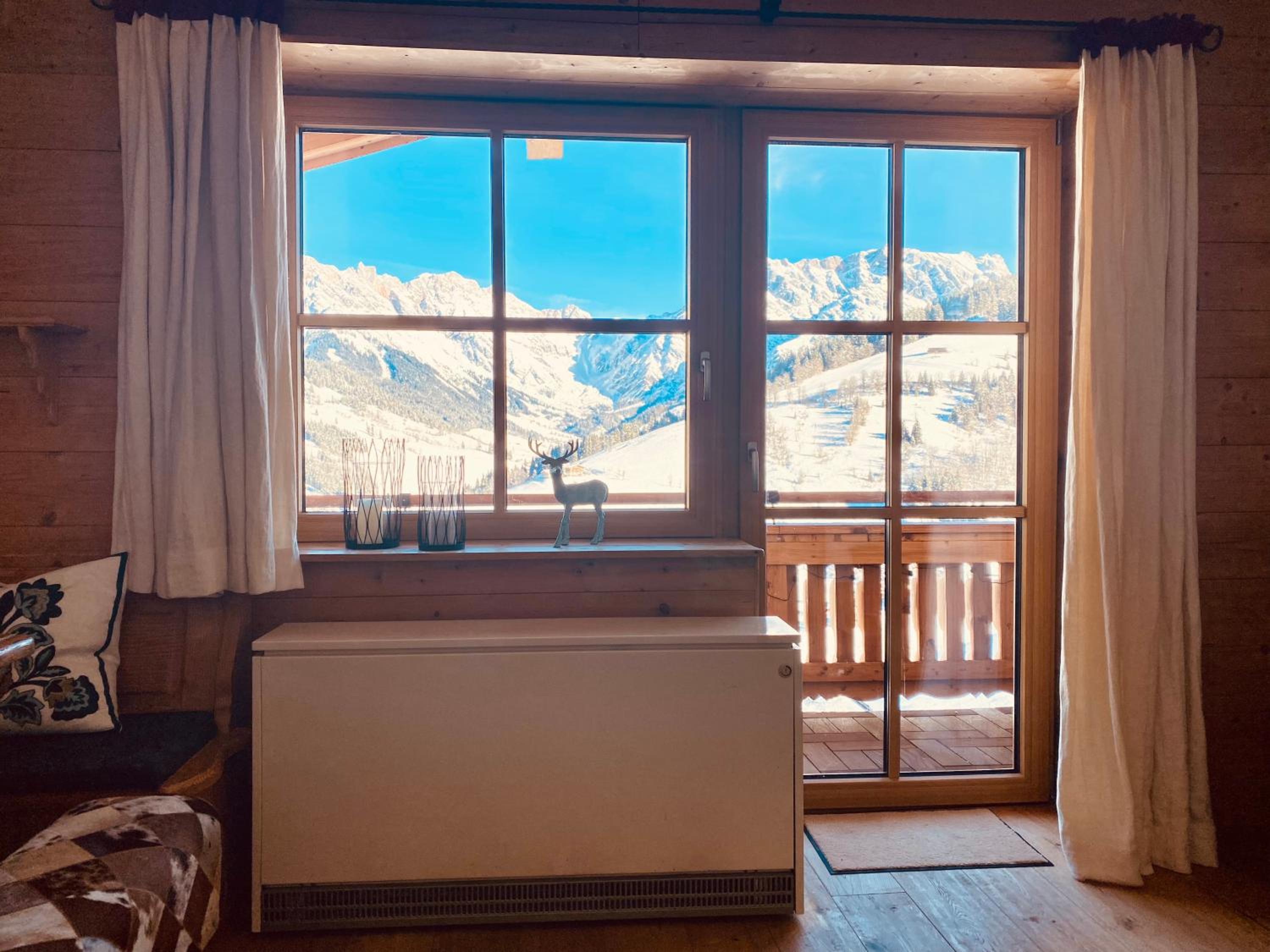 Ski-in & Ski-out out Chalet Maria with amazing mountain view