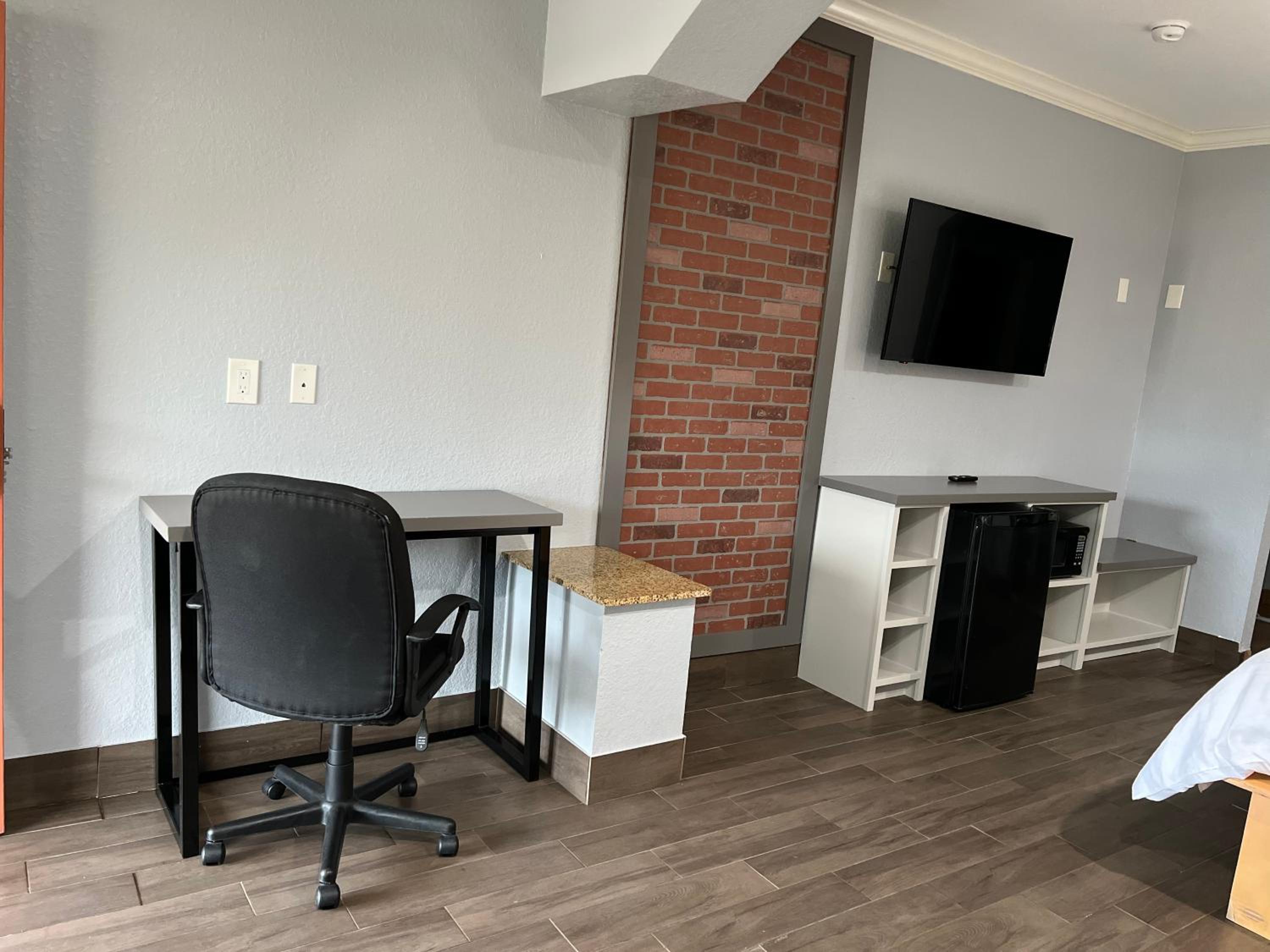The Symphony Inn & Suites view 3