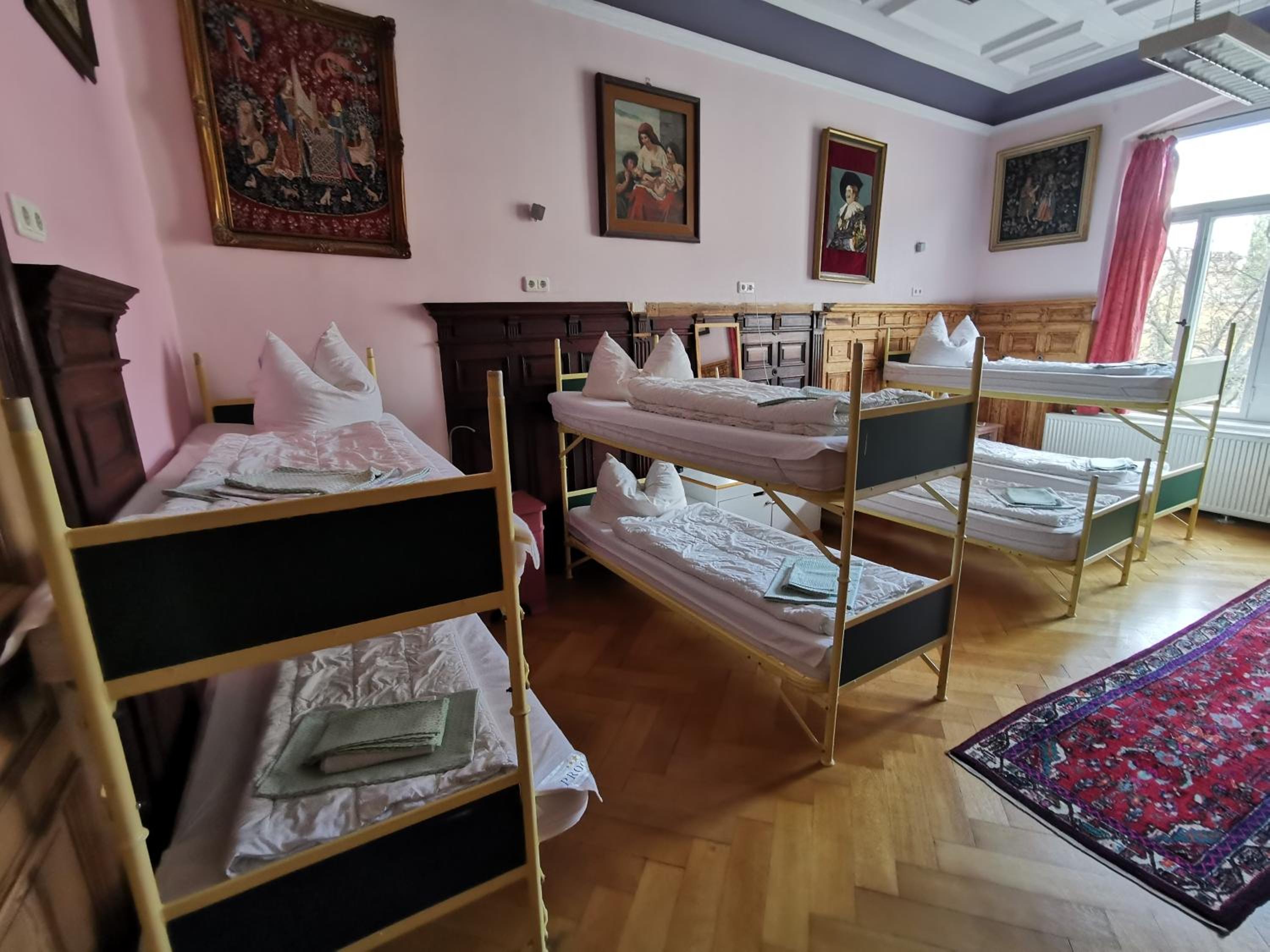Hummel Hostel - Historische Stadtvilla mit Garten