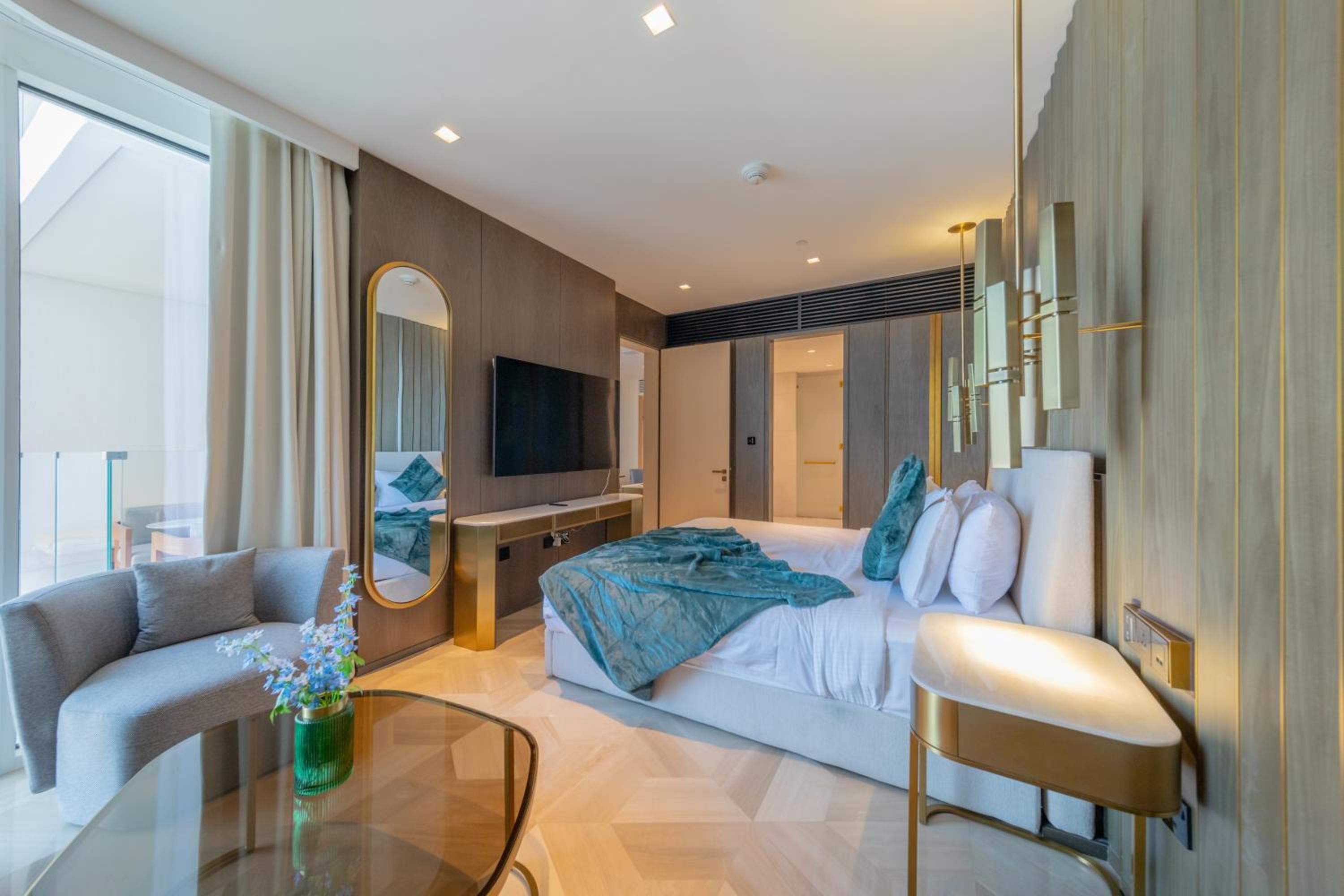 EDEN'S Homes & Villas - FIVE Palm Residences