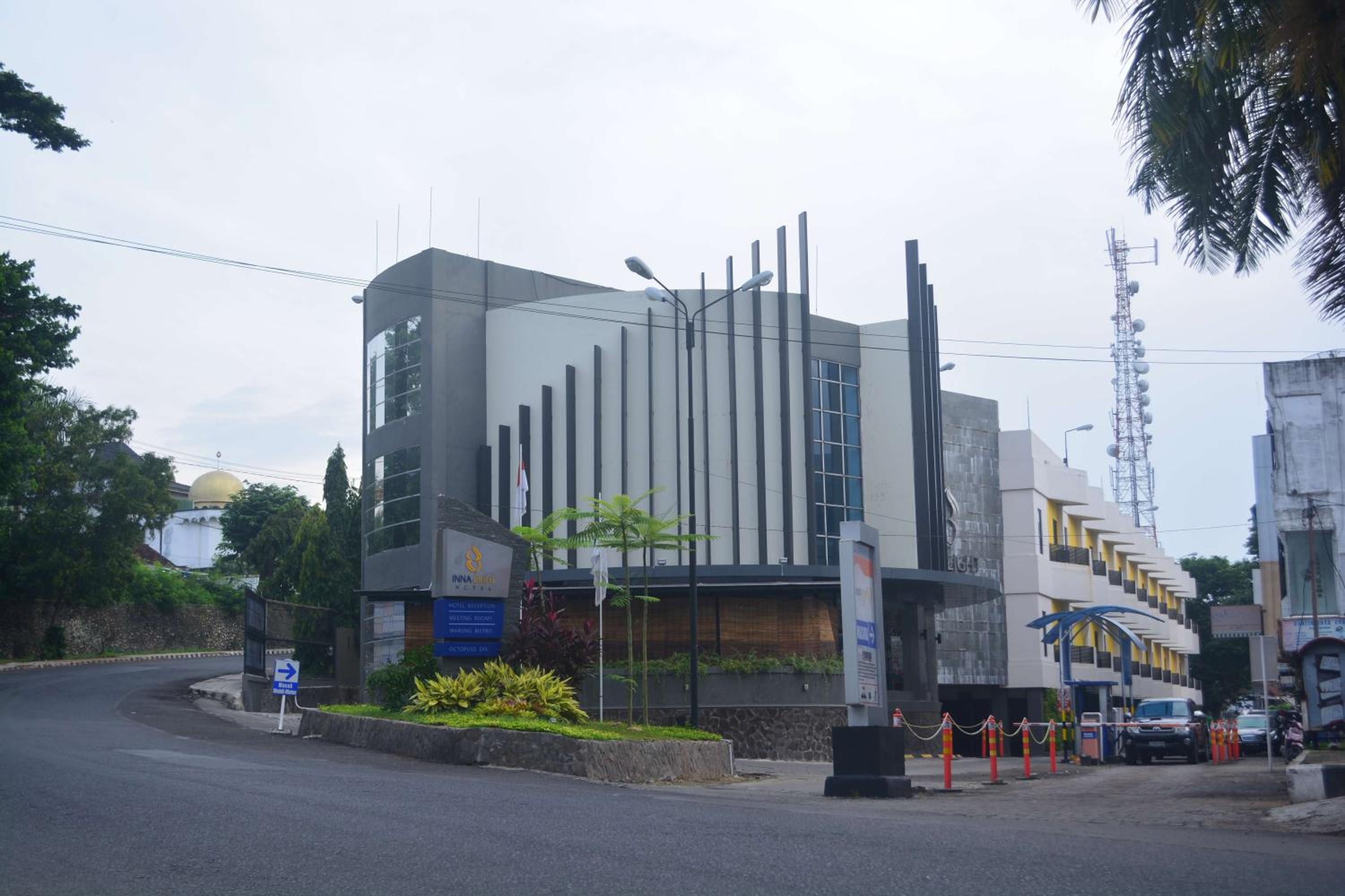 Hotel Yunna Hotel Lampung - Image 1