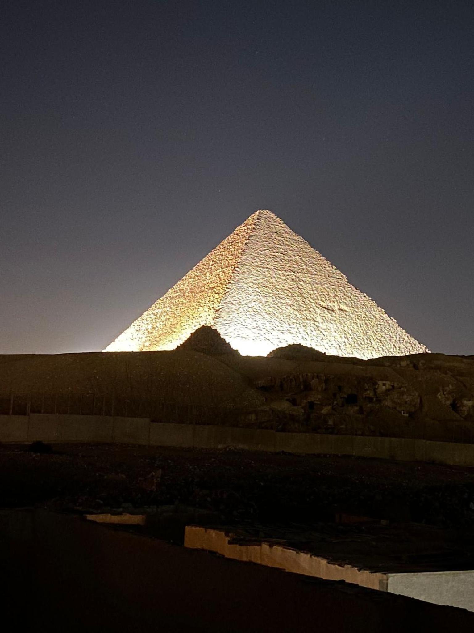 Pyramids Lounge Guest House