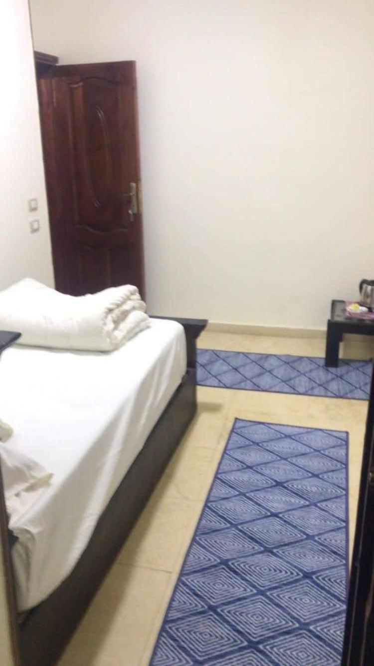 Pyramids Lounge Guest House
