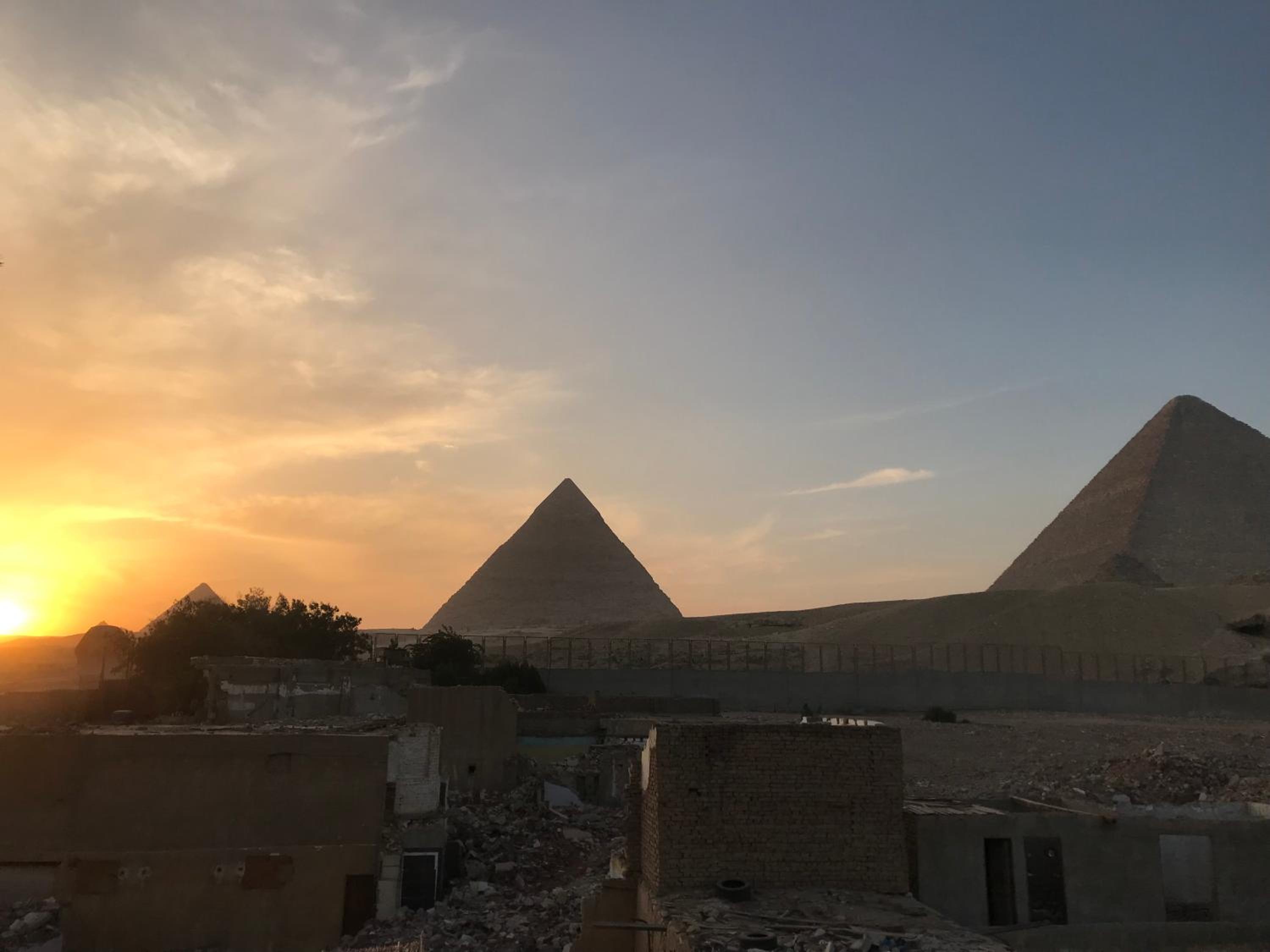Pyramids Lounge Guest House