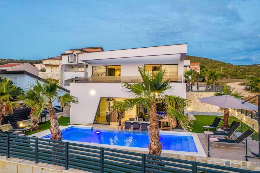 Hotel Villa Leonie, luxury villa with private pool - Image 1