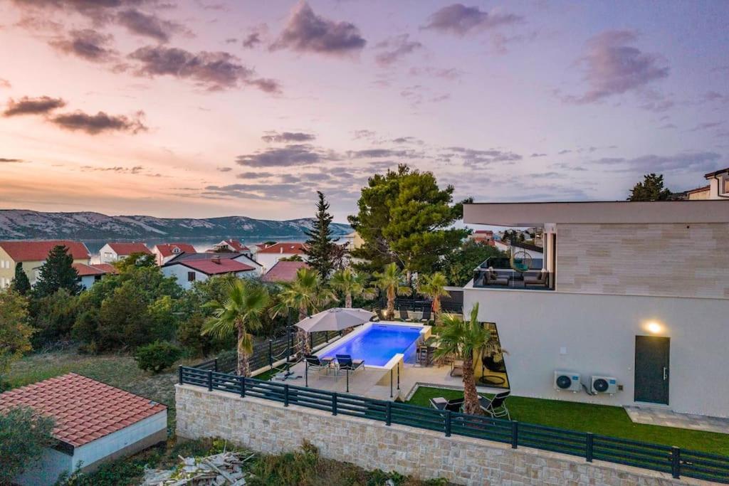 Villa Leonie, luxury villa with private pool view 4