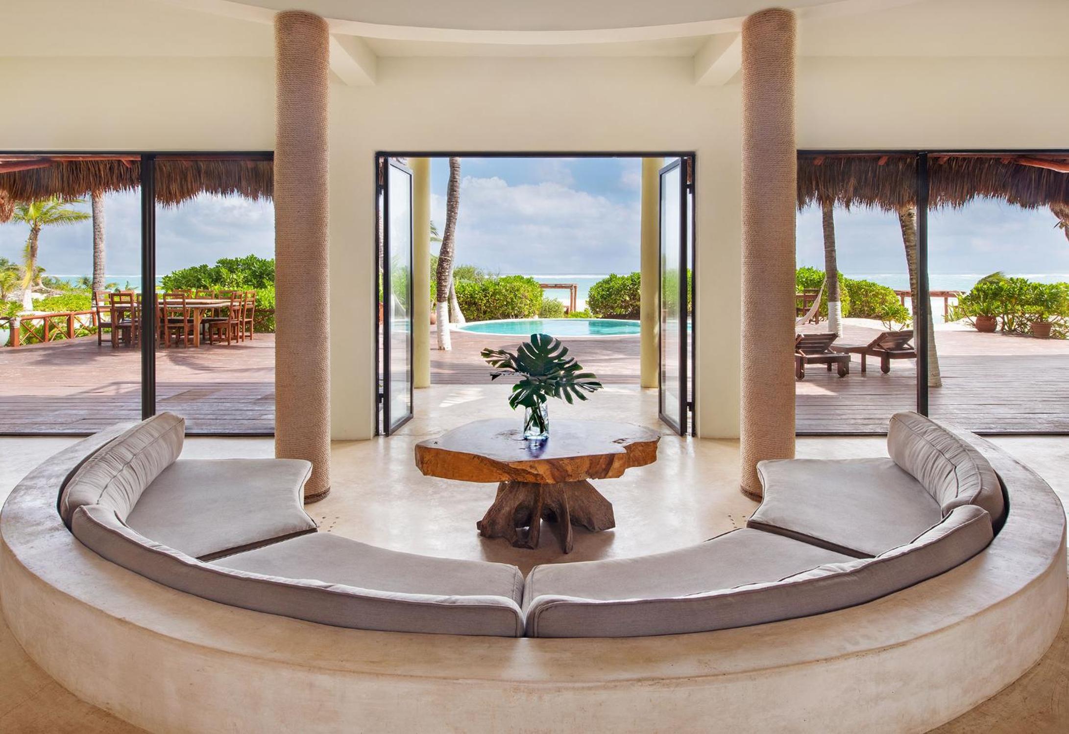 Beachfront Villa Playaäkun view 2