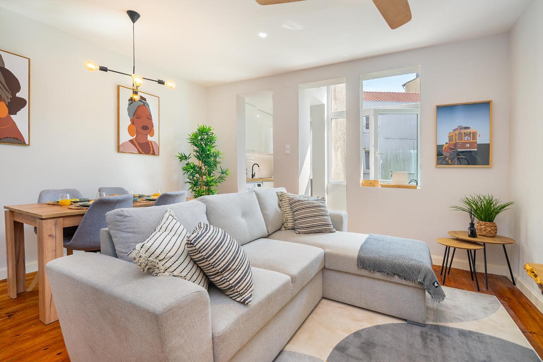 Whome Formosa #2 - Central 2-Bed in Prime Location Perfect to Explore Porto view 3