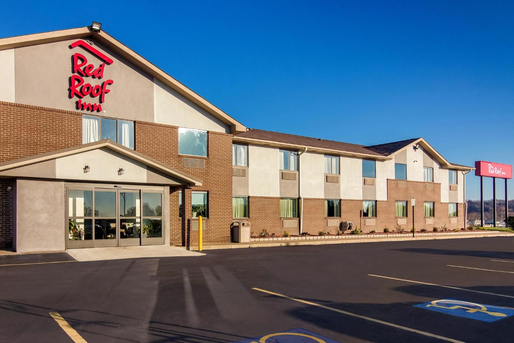 Red Roof Inn Greensburg view 3