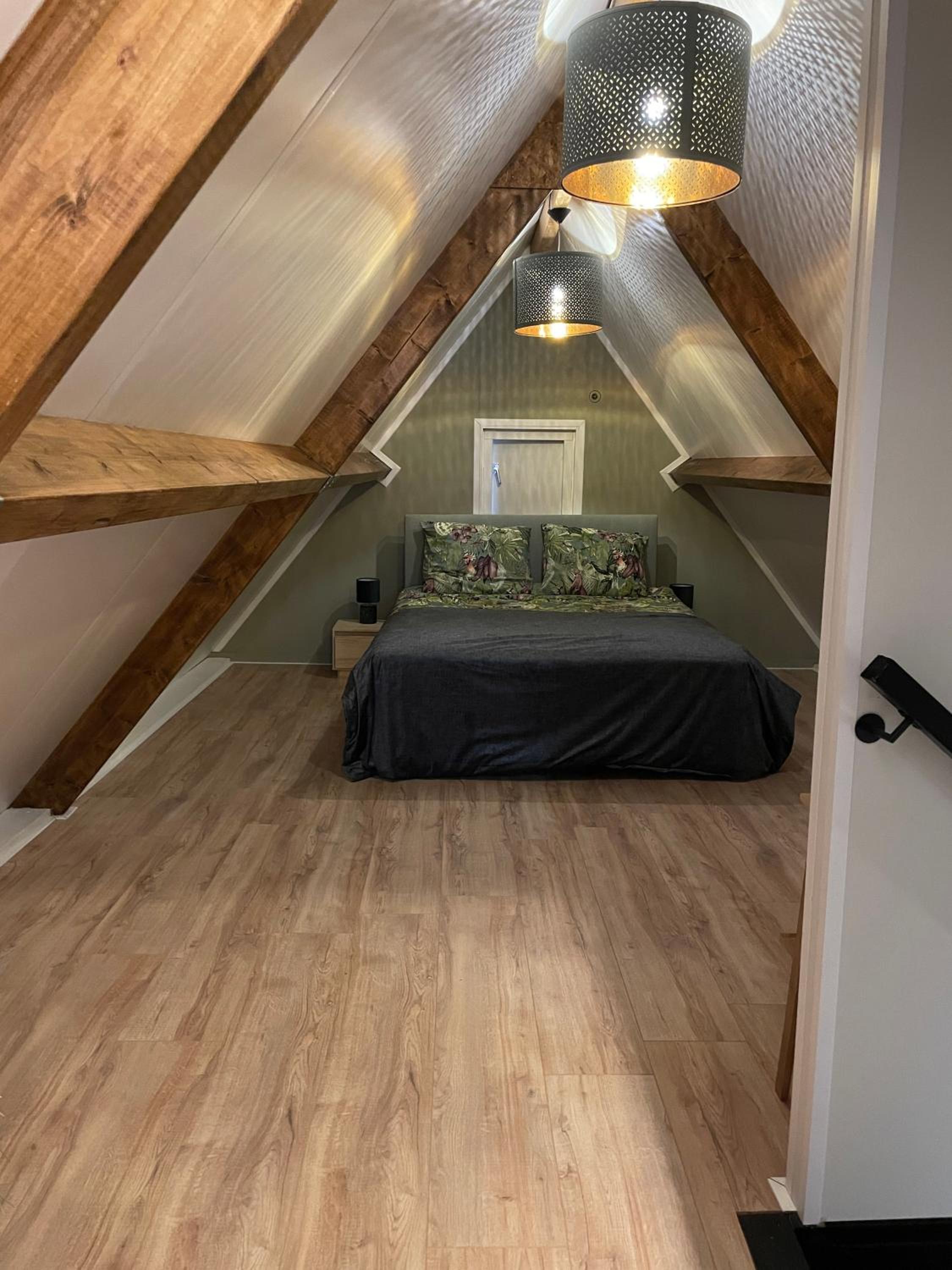 De Heerlykheid Wemeldinge, vlak bij strand en bos, ruime vakantiewoning met eigen patio in de karakteristieke Dorpsstraat view 4