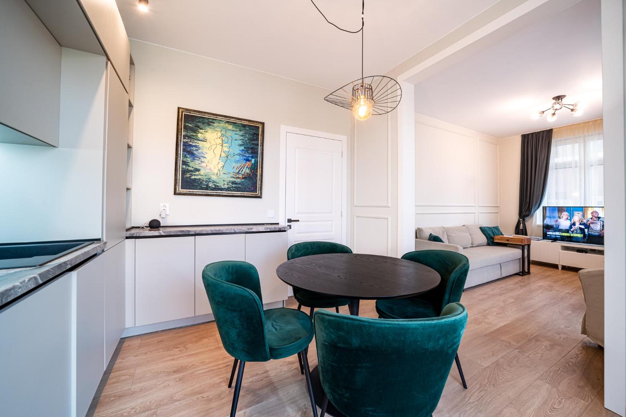 Smart Central Apartment
