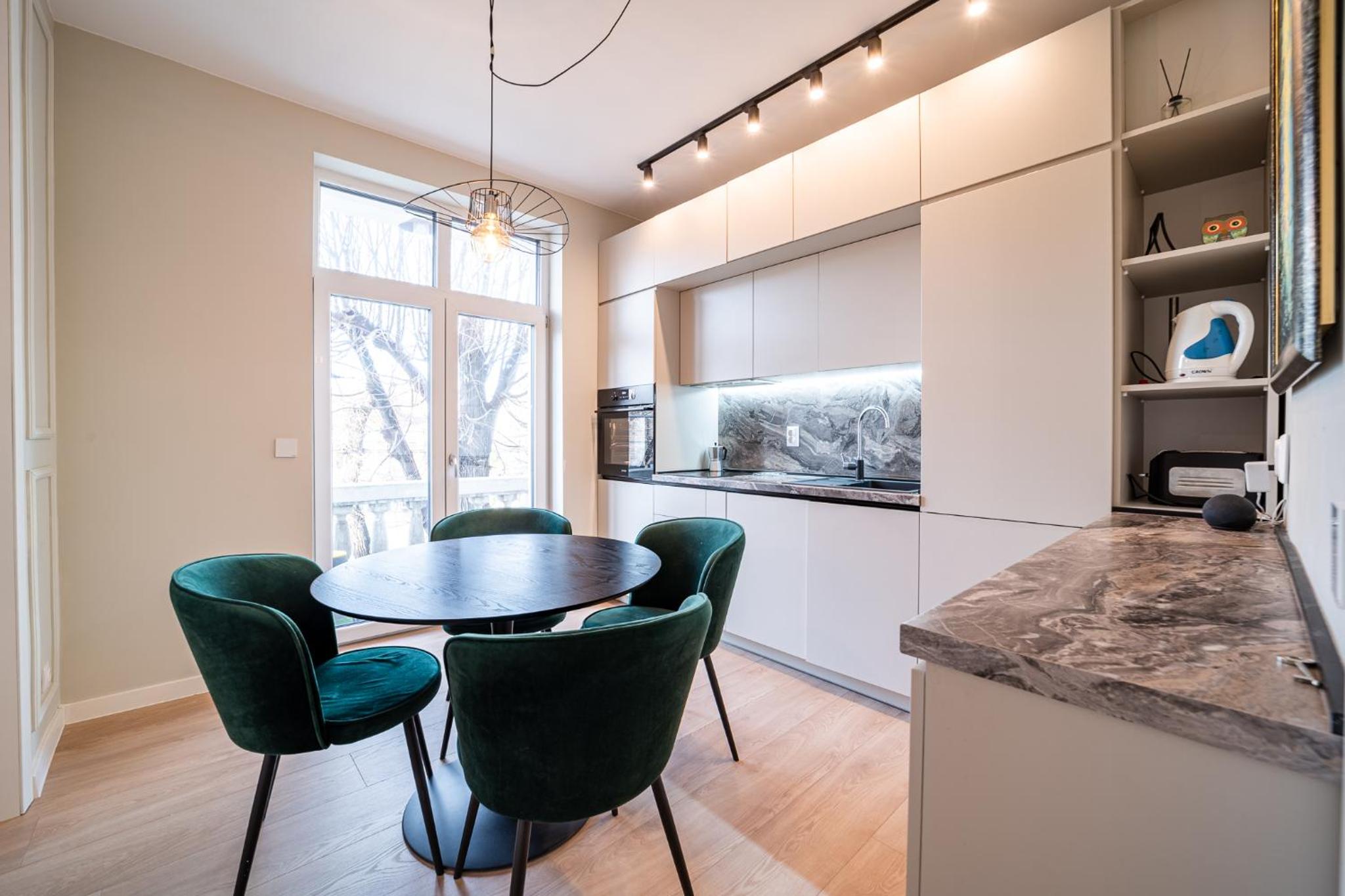 Smart Central Apartment
