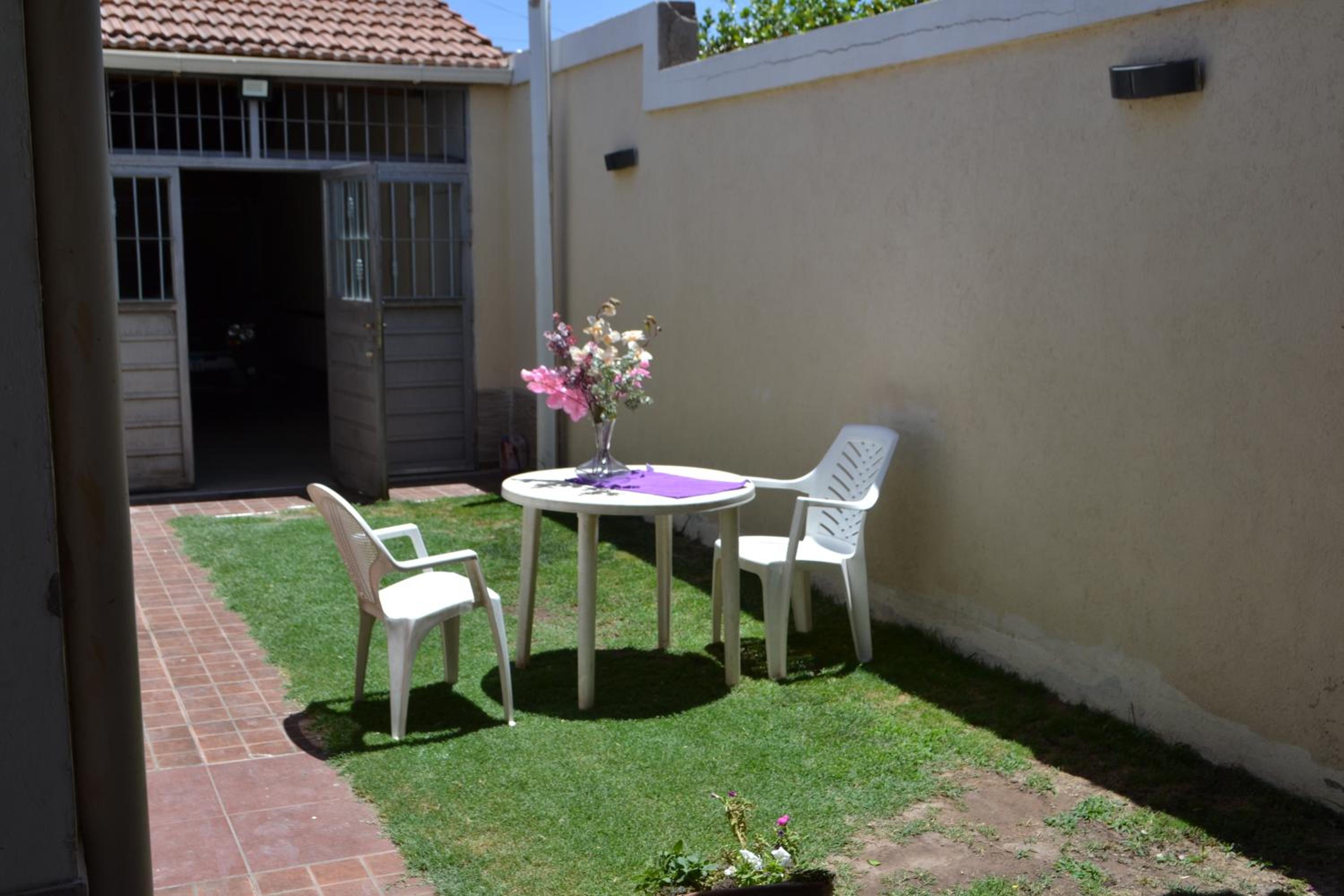 CASA AMPLIA CON COCHERA INCLUIDA CON CAPACIDAD HASTA 7 pasajeros