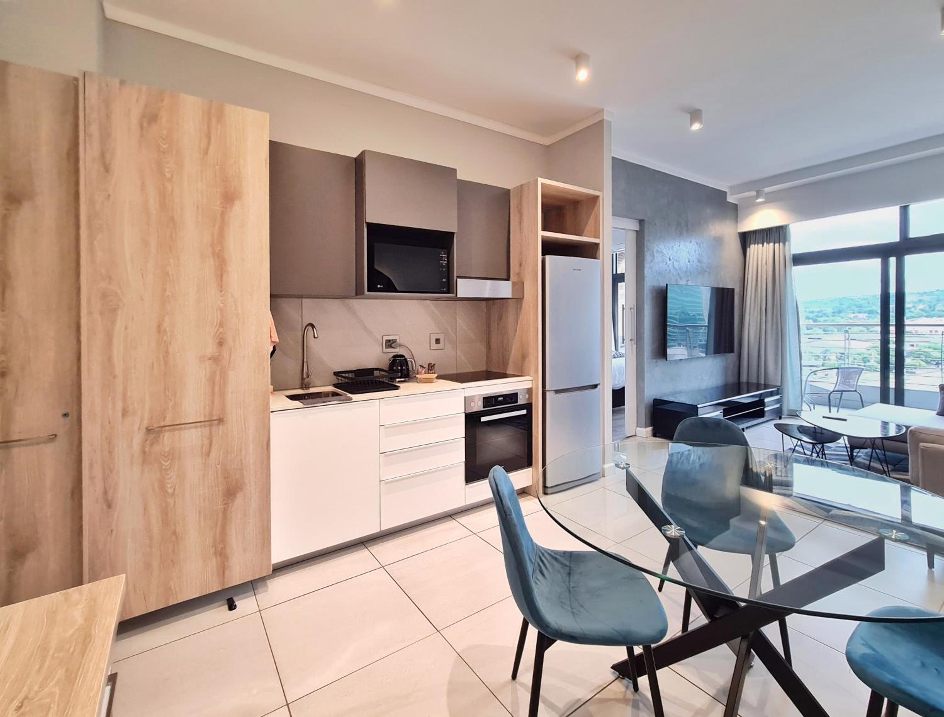 11 Floors in the Sky - Luxurious 1 Bedroom view 5