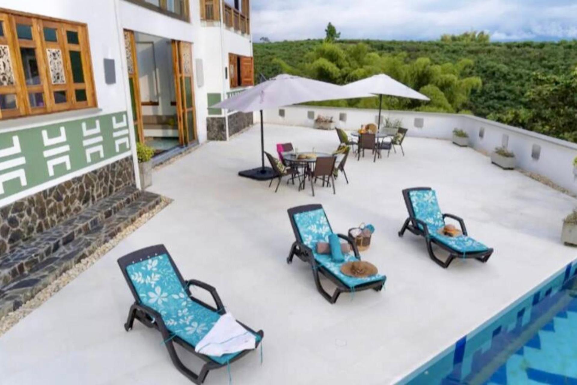 Casa Campestre Montenegro cerca al Parque del Café con piscina privada