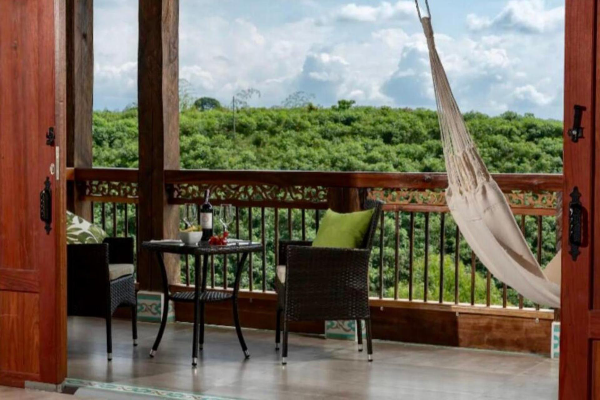 Casa Campestre Montenegro cerca al Parque del Café con piscina privada
