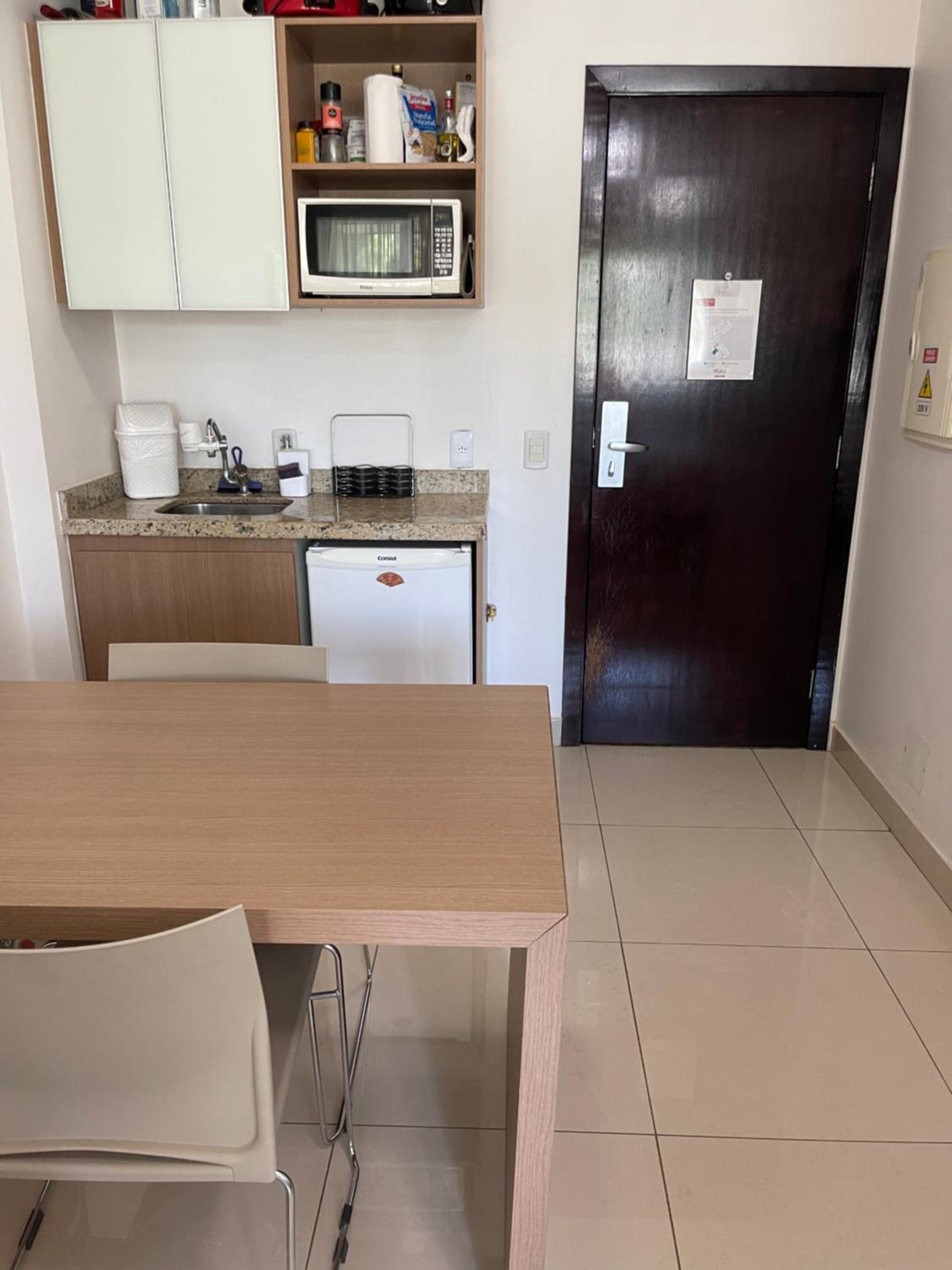Flat moderno The Sun - beira lago